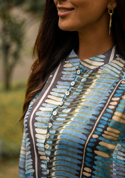 AIzaSyBcstauz-XMPRhEY21AUzeo032pxrXB5Ug - Iris Blue Satin Top