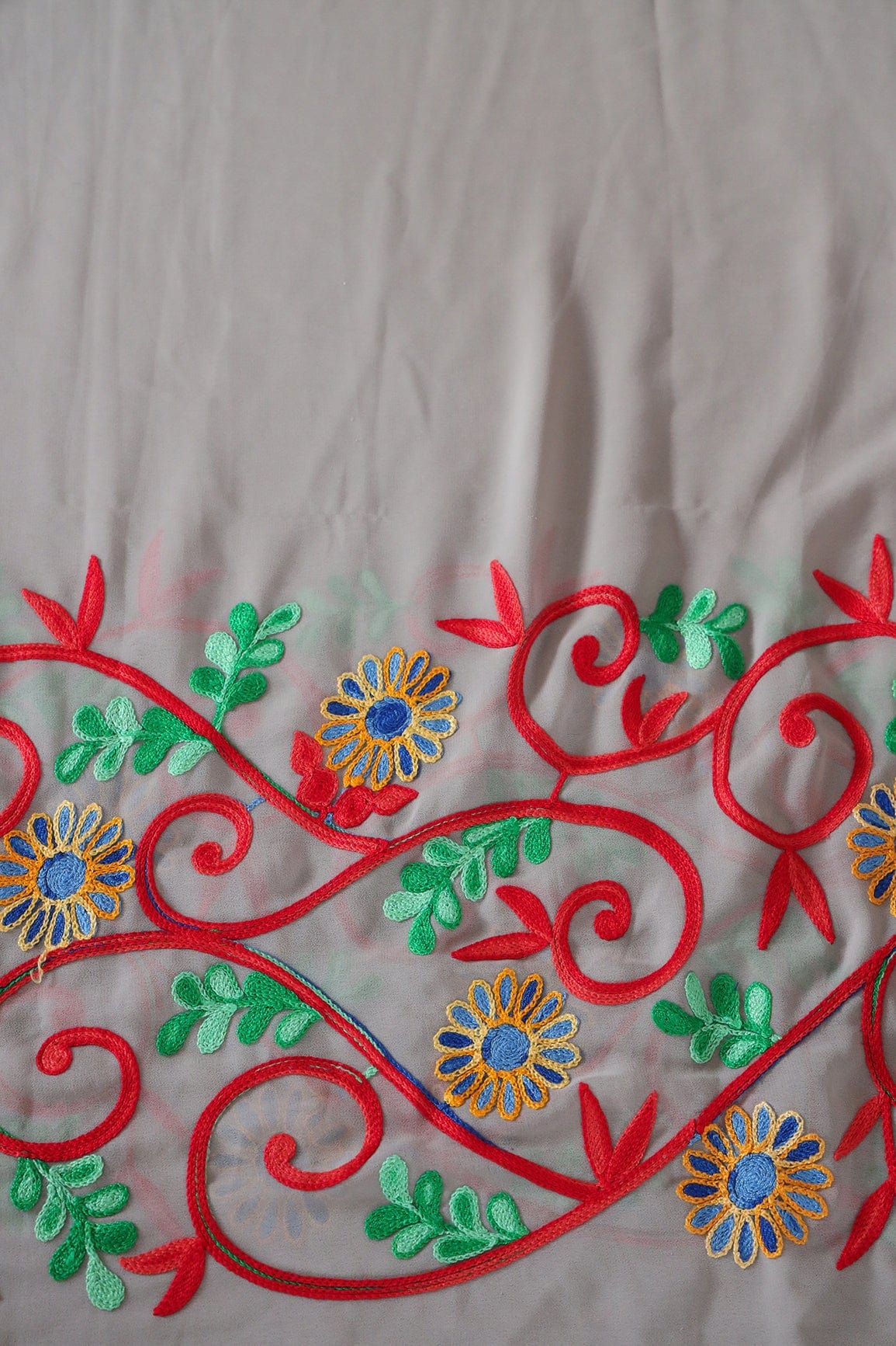 AIzaSyBcstauz-XMPRhEY21AUzeo032pxrXB5Ug - 2 Meter Cut Piece Of Multi Thread Floral Embroidery Work On Grey Georgette Fabric