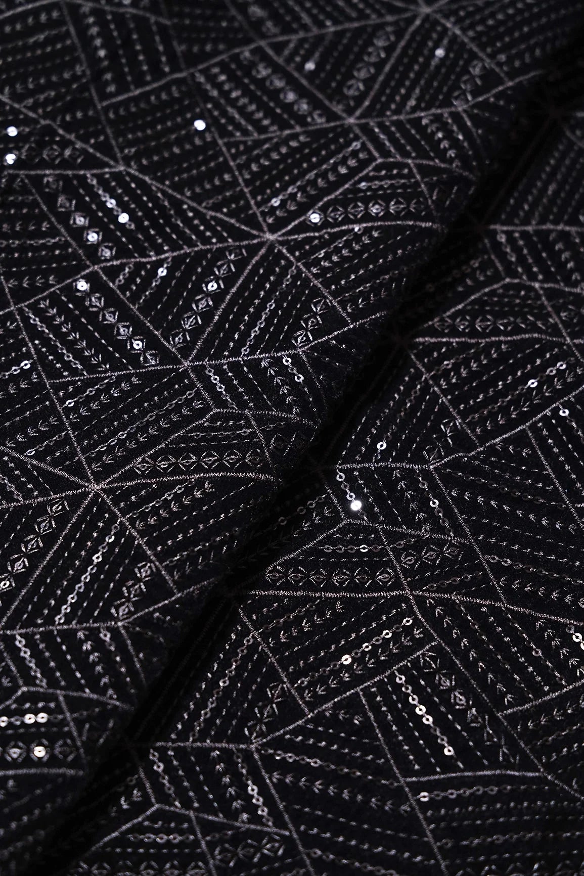 AIzaSyBcstauz-XMPRhEY21AUzeo032pxrXB5Ug - 3.50 Meter Cut Piece Of Black Thread With Sequins Geometric Embroidery Work On Black Velvet Fabric