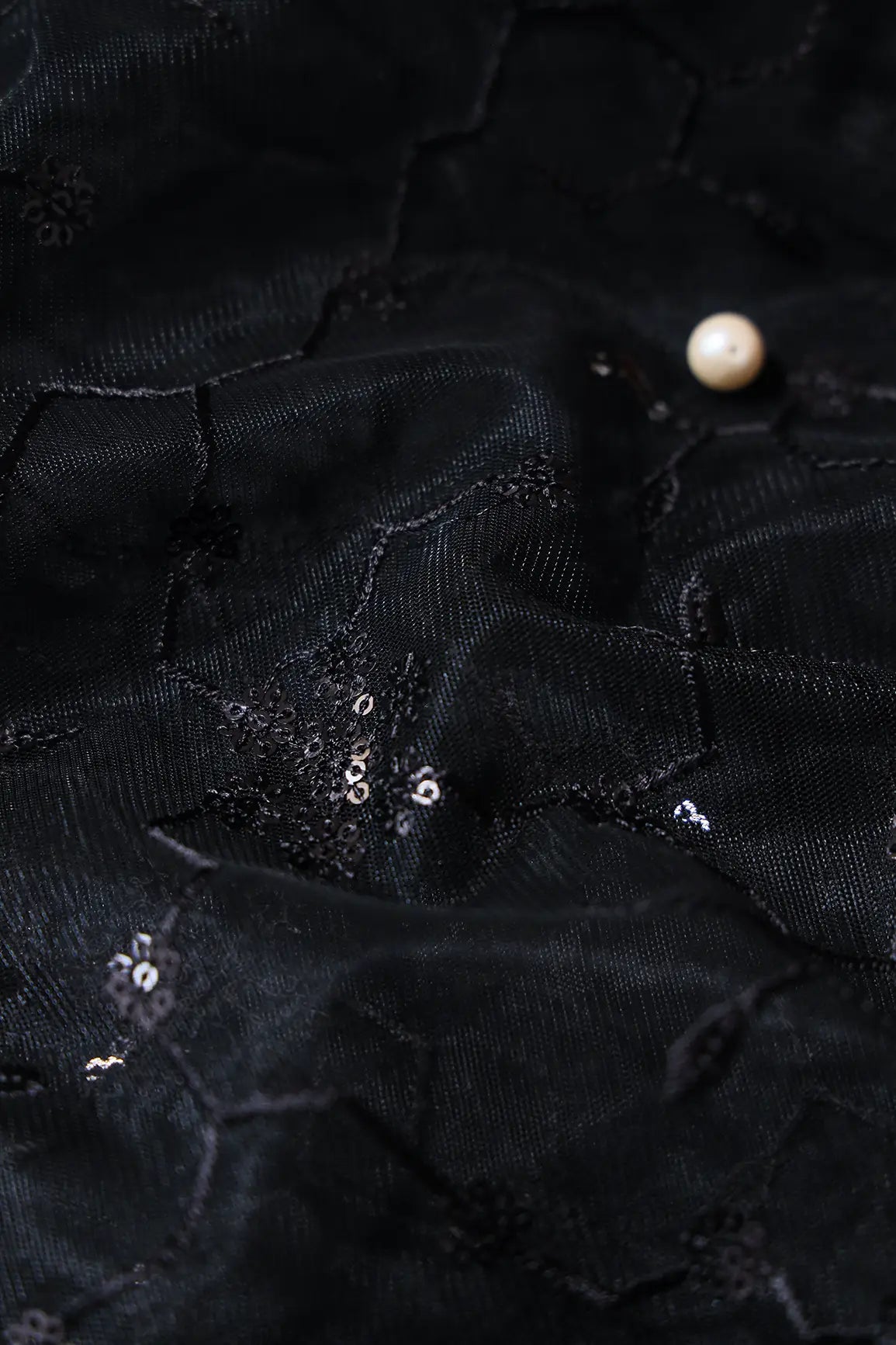 AIzaSyBcstauz-XMPRhEY21AUzeo032pxrXB5Ug - Beautiful Black Sequins Small Floral Embroidery On Black Soft Net Fabric