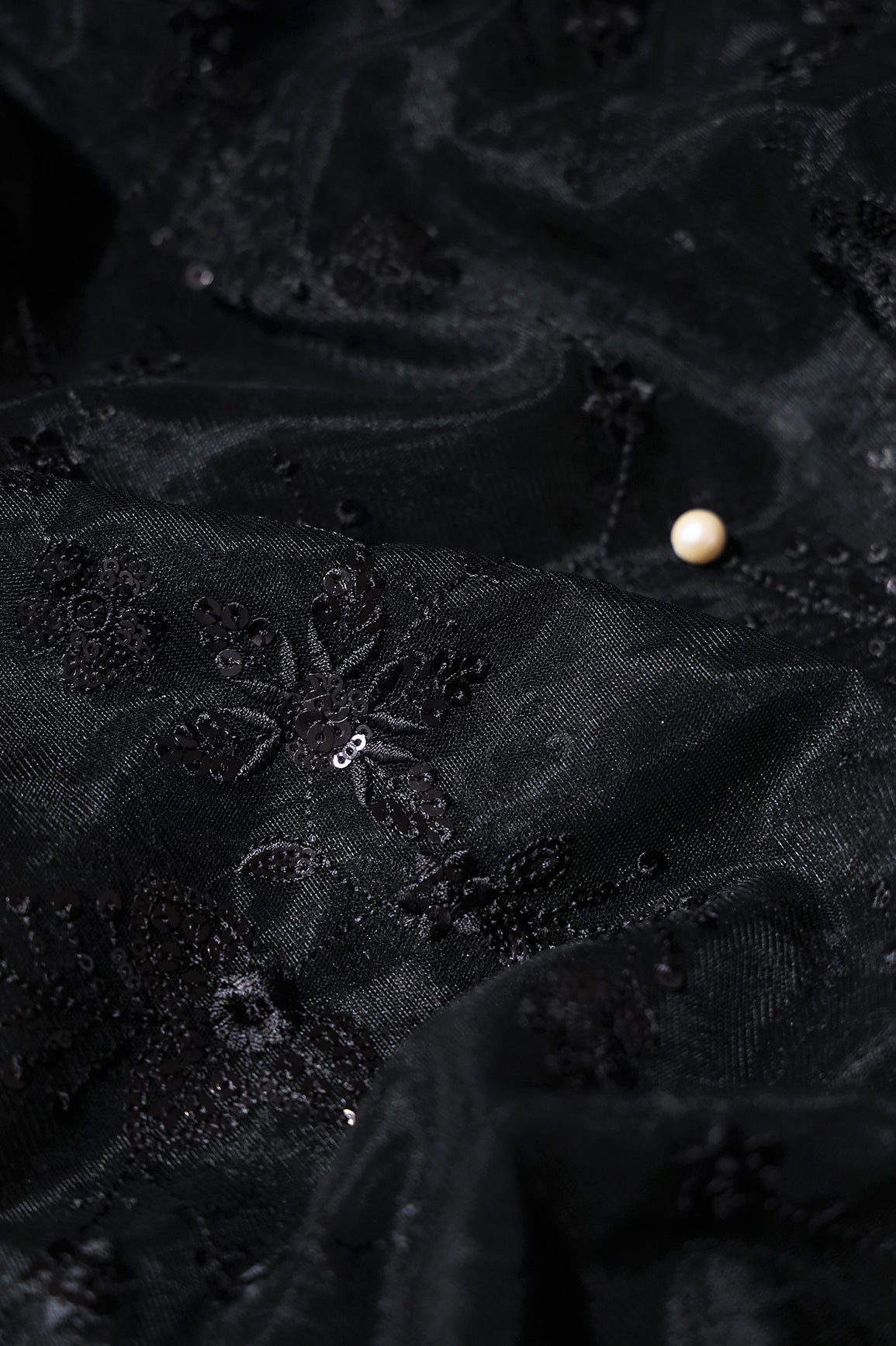 AIzaSyBcstauz-XMPRhEY21AUzeo032pxrXB5Ug - Beautiful Black Thread With Sequins Floral Embroidery Work On Black Soft Net Fabric