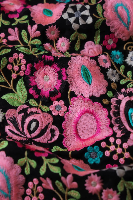 AIzaSyBcstauz-XMPRhEY21AUzeo032pxrXB5Ug - Beautiful Multi Thread Floral Heavy Embroidery On Black Georgette Fabric