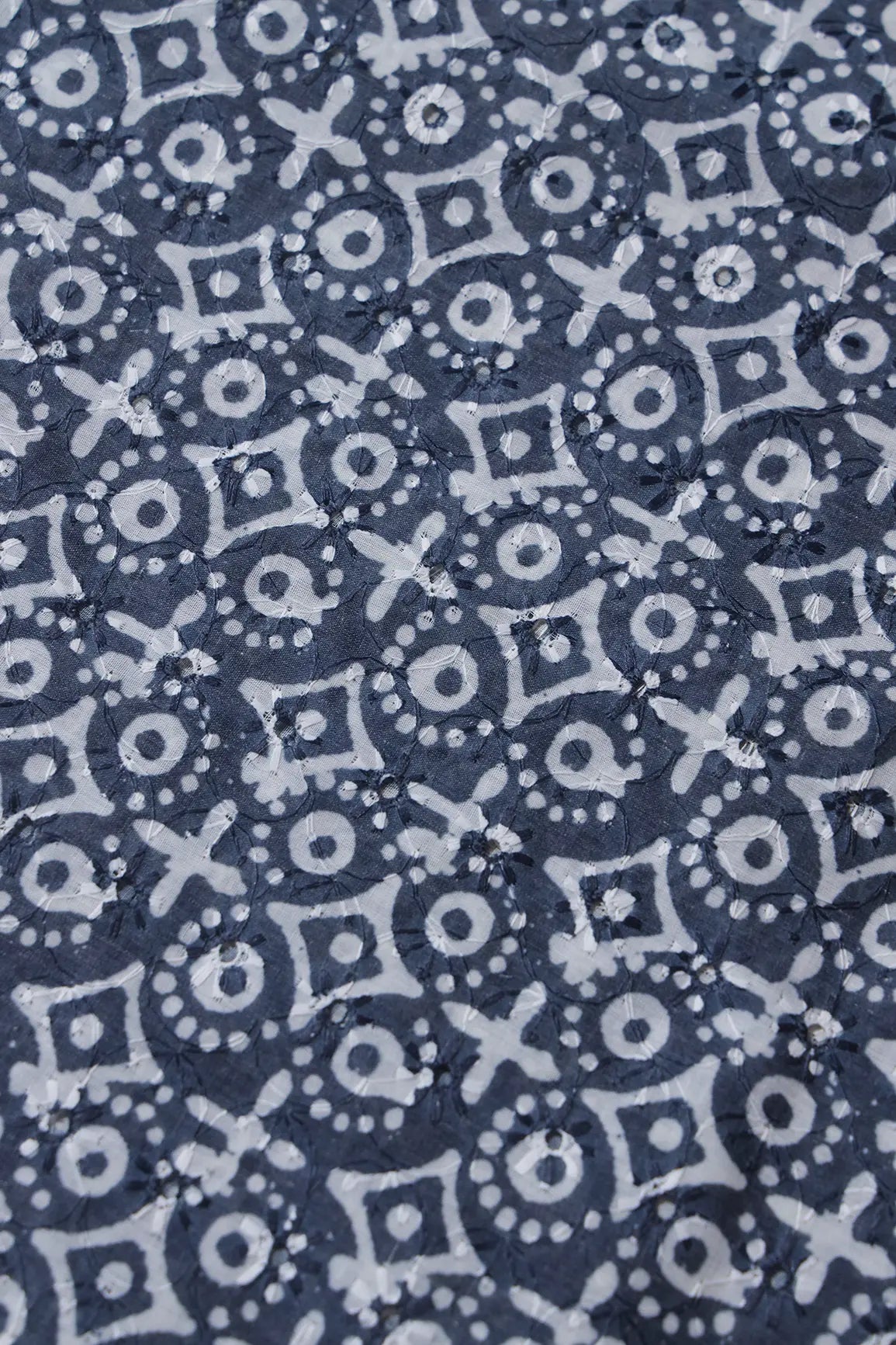 AIzaSyBcstauz-XMPRhEY21AUzeo032pxrXB5Ug - Batik Digital Print On Hakoba Cotton Embroidery Fabric