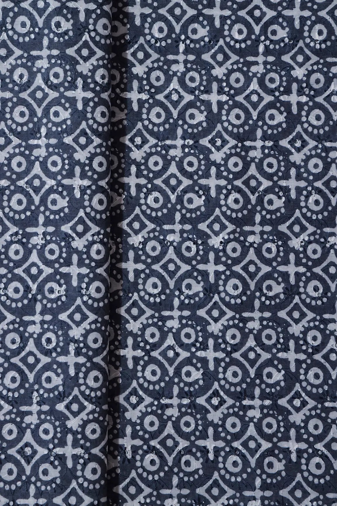 AIzaSyBcstauz-XMPRhEY21AUzeo032pxrXB5Ug - Batik Digital Print On Hakoba Cotton Embroidery Fabric