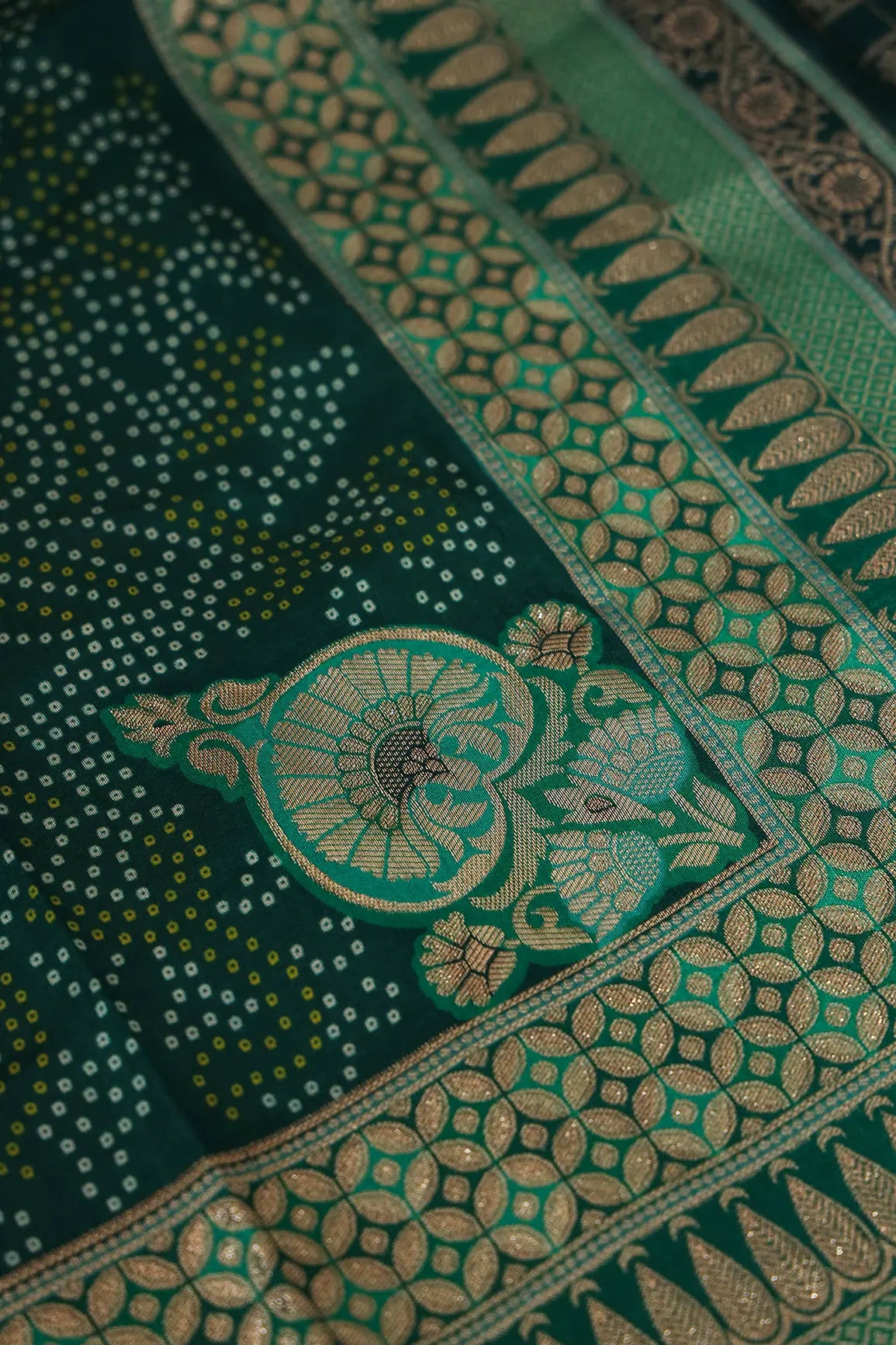 AIzaSyBcstauz-XMPRhEY21AUzeo032pxrXB5Ug - Green Pure Viscose Dola Silk Jacquard Print Dupatta
