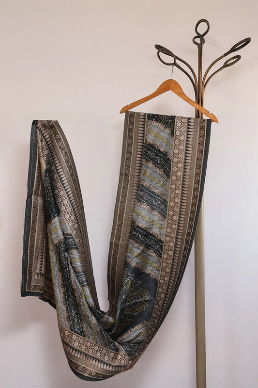 AIzaSyBcstauz-XMPRhEY21AUzeo032pxrXB5Ug - Grey Pure Viscose Dola Silk Jacquard Print Dupatta