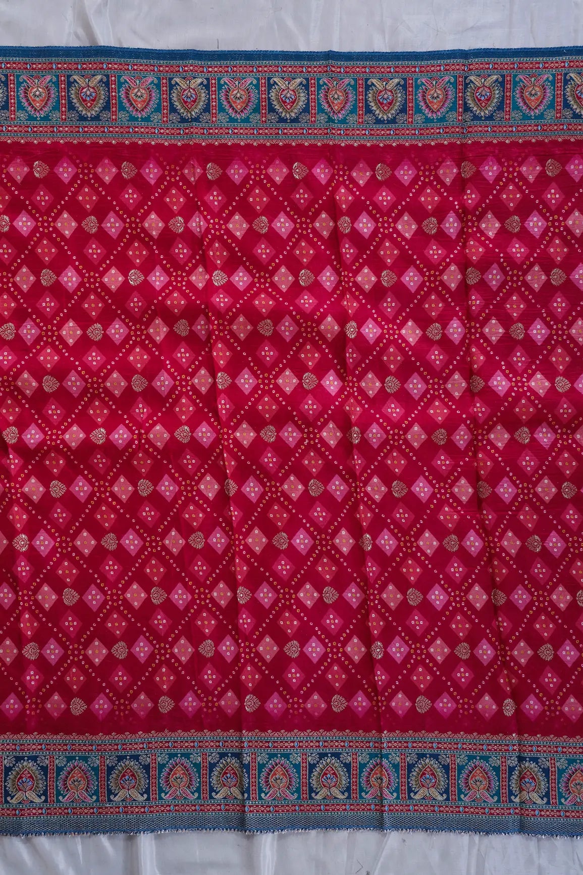 AIzaSyBcstauz-XMPRhEY21AUzeo032pxrXB5Ug - Fuchsia Pure Viscose Dola Silk Jacquard Print Dupatta