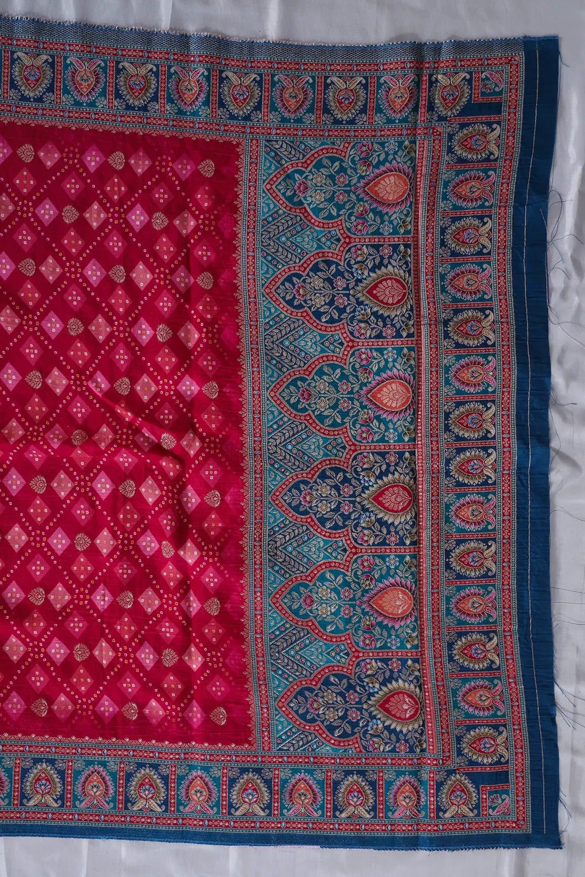 AIzaSyBcstauz-XMPRhEY21AUzeo032pxrXB5Ug - Fuchsia Pure Viscose Dola Silk Jacquard Print Dupatta