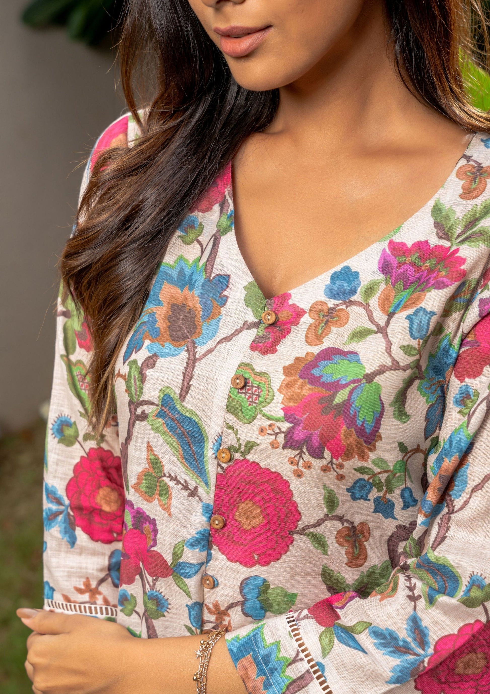 AIzaSyBcstauz-XMPRhEY21AUzeo032pxrXB5Ug - Aaina Beige Linen Indian Co-ord Set