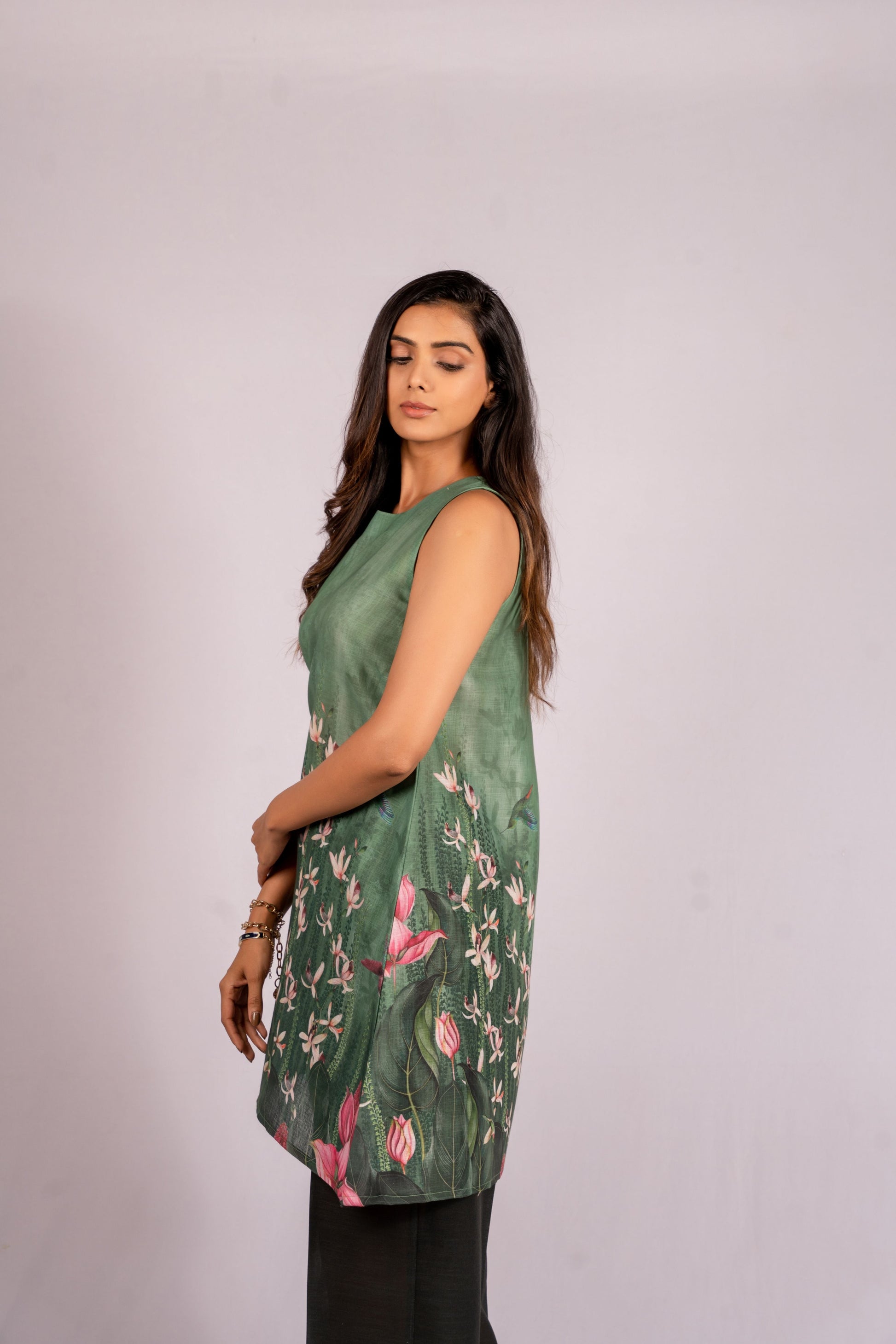 AIzaSyBcstauz-XMPRhEY21AUzeo032pxrXB5Ug - Flora Botanical Green Linen Co-ord Set
