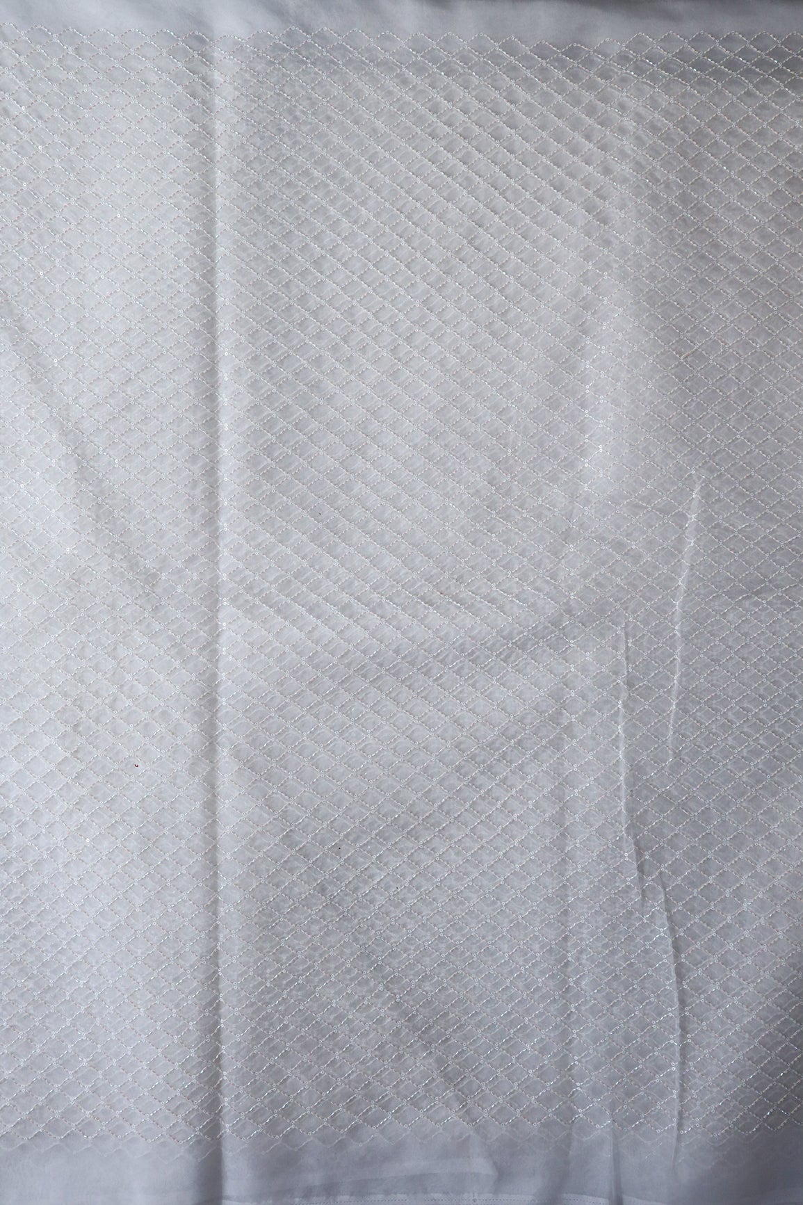 AIzaSyBcstauz-XMPRhEY21AUzeo032pxrXB5Ug - Cut Dana Beads Beautiful Ogee Embroidery On White Dyeable Organza Fabric