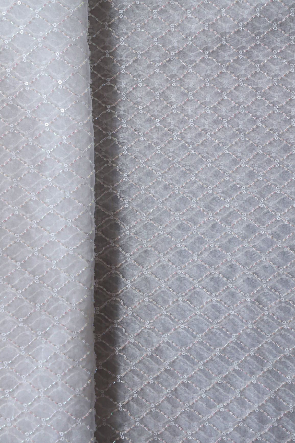 AIzaSyBcstauz-XMPRhEY21AUzeo032pxrXB5Ug - Cut Dana Beads Beautiful Ogee Embroidery On White Dyeable Organza Fabric