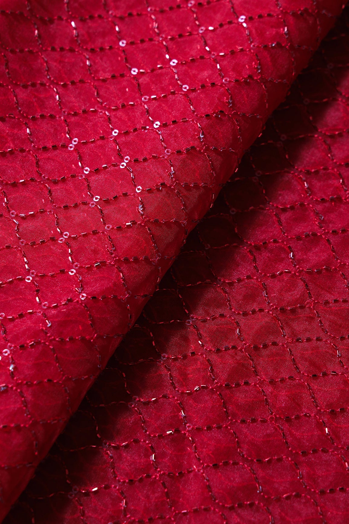 AIzaSyBcstauz-XMPRhEY21AUzeo032pxrXB5Ug - Cut Dana Beads Beautiful Ogee Embroidery On Red Organza Fabric