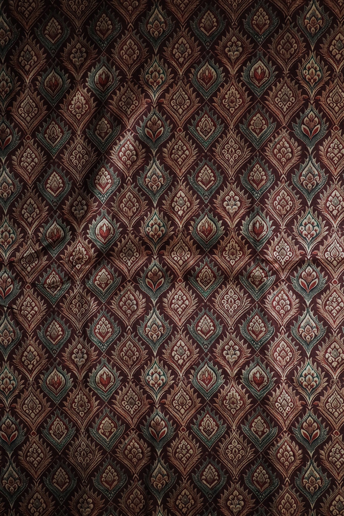 AIzaSyBcstauz-XMPRhEY21AUzeo032pxrXB5Ug - Cream Trellis Pattern Digital Print On Maroon Mulberry Silk Fabric