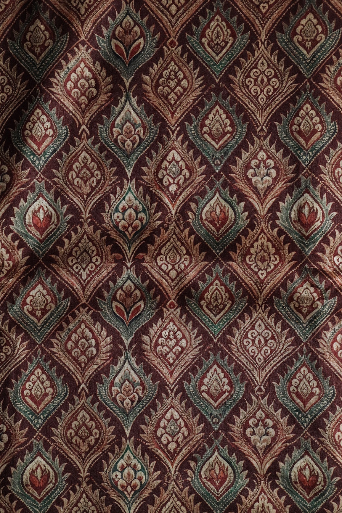 AIzaSyBcstauz-XMPRhEY21AUzeo032pxrXB5Ug - Cream Trellis Pattern Digital Print On Maroon Mulberry Silk Fabric