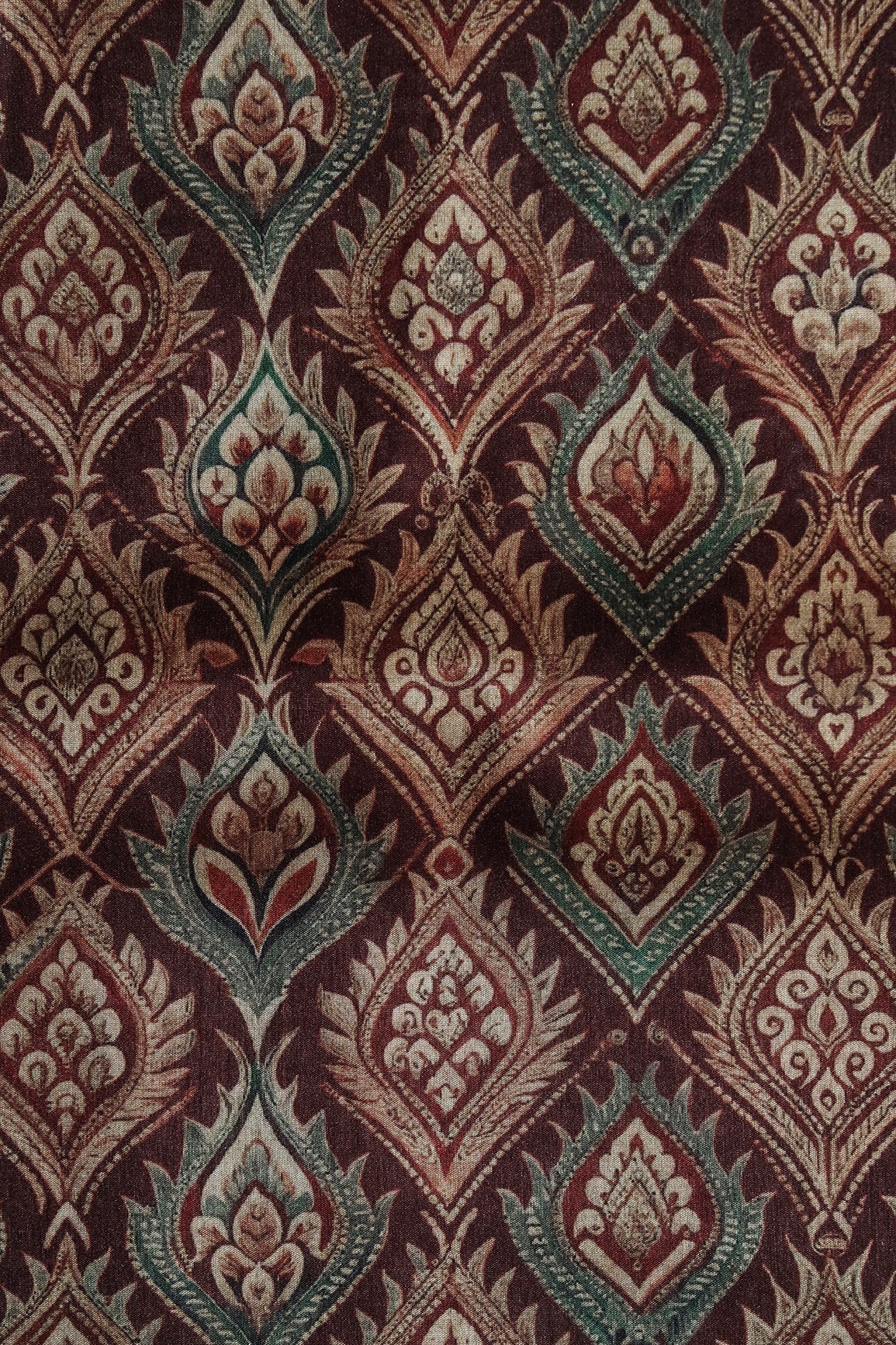 AIzaSyBcstauz-XMPRhEY21AUzeo032pxrXB5Ug - Cream Trellis Pattern Digital Print On Maroon Mulberry Silk Fabric