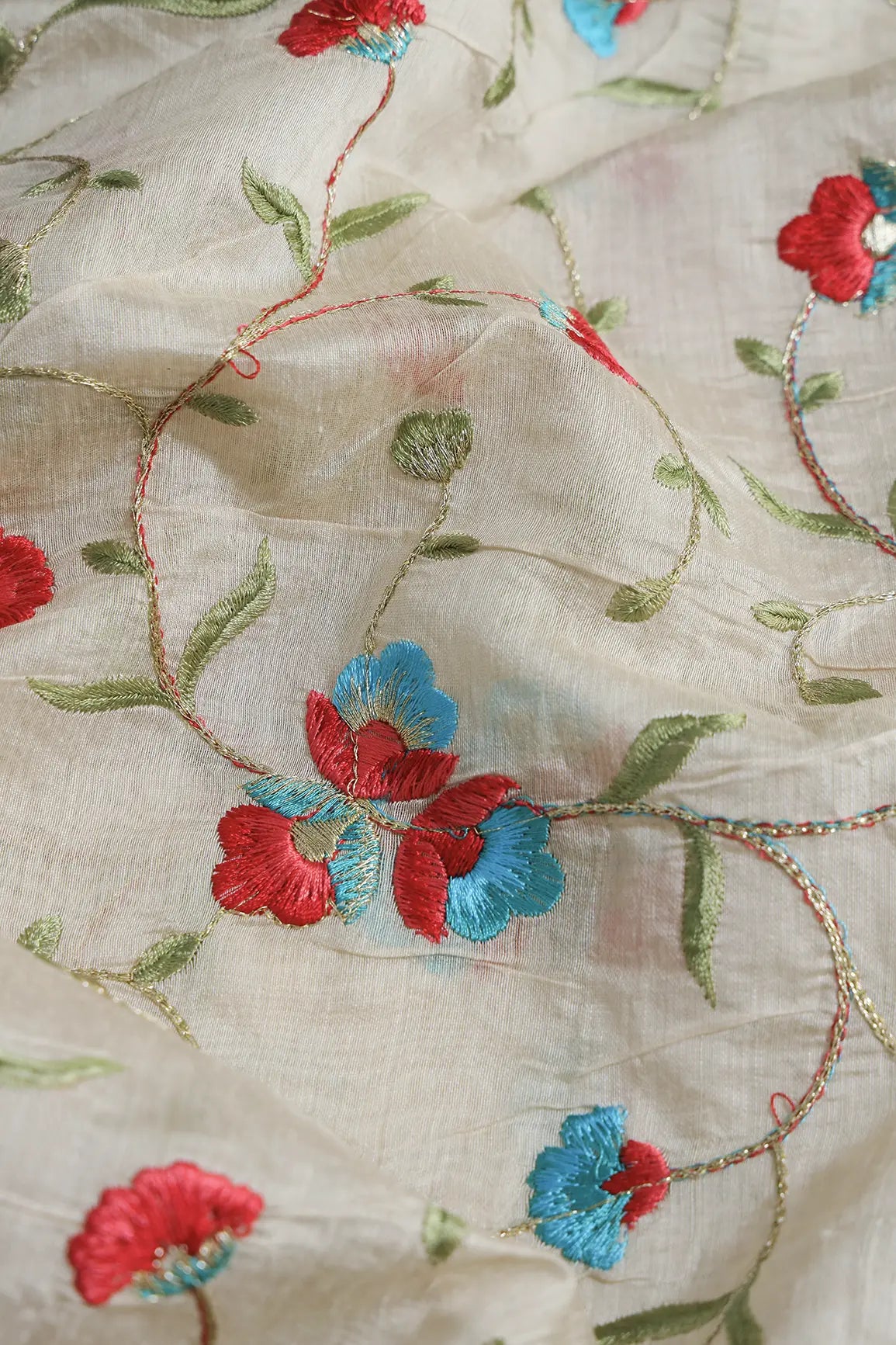 AIzaSyBcstauz-XMPRhEY21AUzeo032pxrXB5Ug - Beautiful Floral Embroidery Work On Off White Chanderi Fabric
