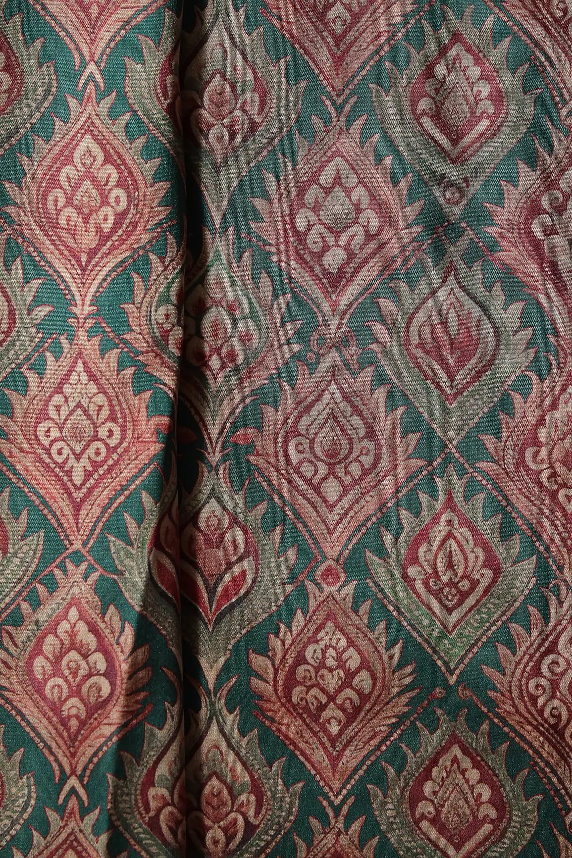 AIzaSyBcstauz-XMPRhEY21AUzeo032pxrXB5Ug - Cream Trellis Pattern Digital Print On Green Mulberry Silk Fabric