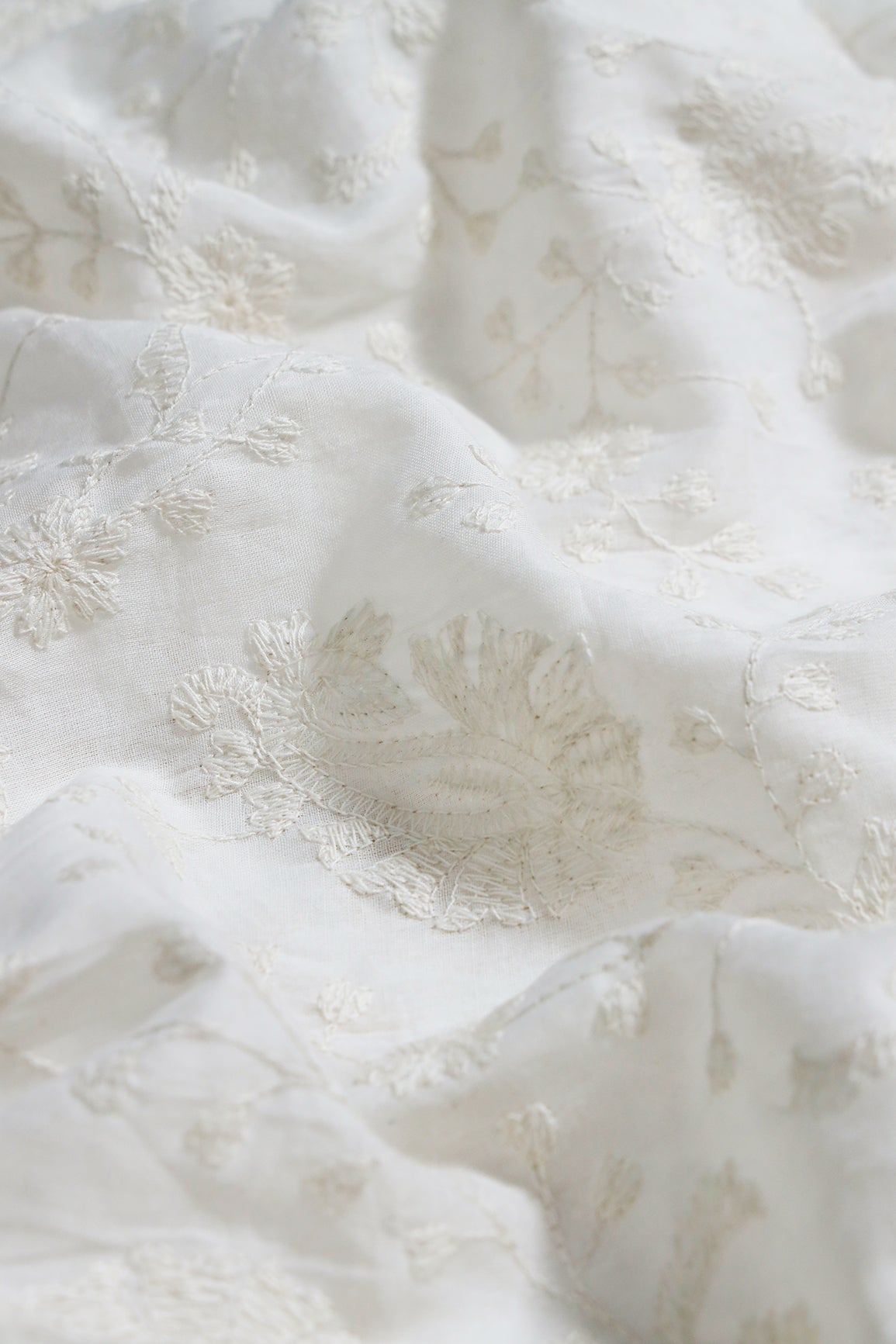 AIzaSyBcstauz-XMPRhEY21AUzeo032pxrXB5Ug - Beautiful White Thread Floral Paisley Embroidery On White Pure Mul Cotton Fabric