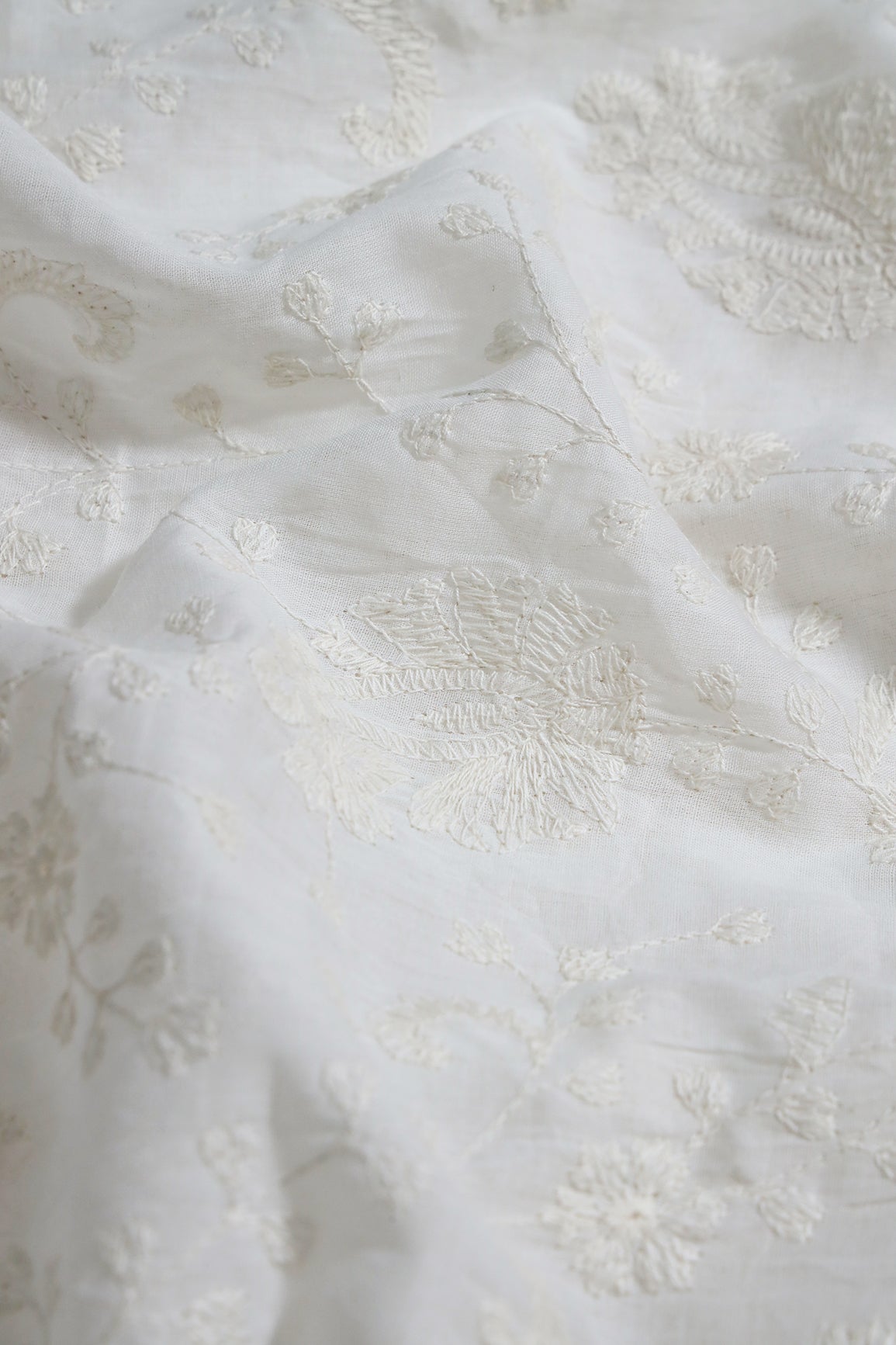 AIzaSyBcstauz-XMPRhEY21AUzeo032pxrXB5Ug - Beautiful White Thread Floral Paisley Embroidery On White Pure Mul Cotton Fabric