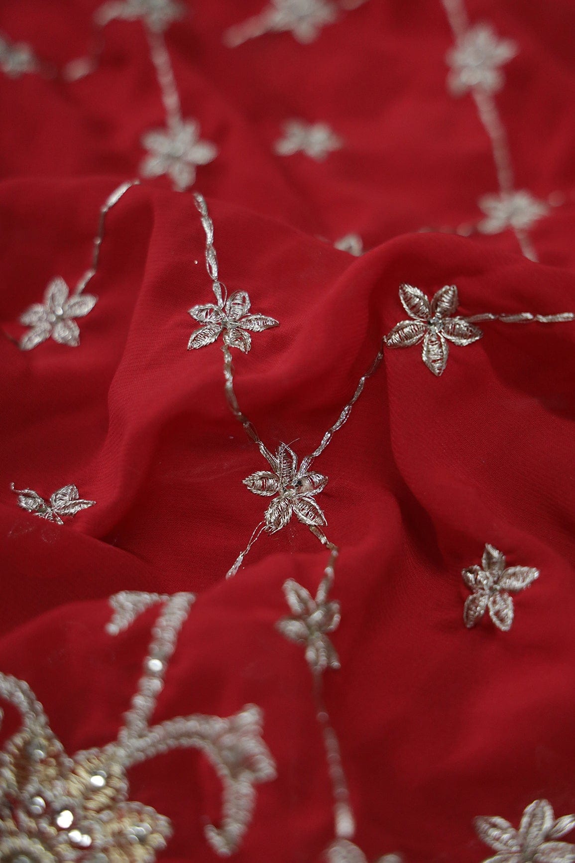 AIzaSyBcstauz-XMPRhEY21AUzeo032pxrXB5Ug - Big Width''56'' Gold And Silver Zari Floral Embroidery Work On Red Georgette Fabric With Border