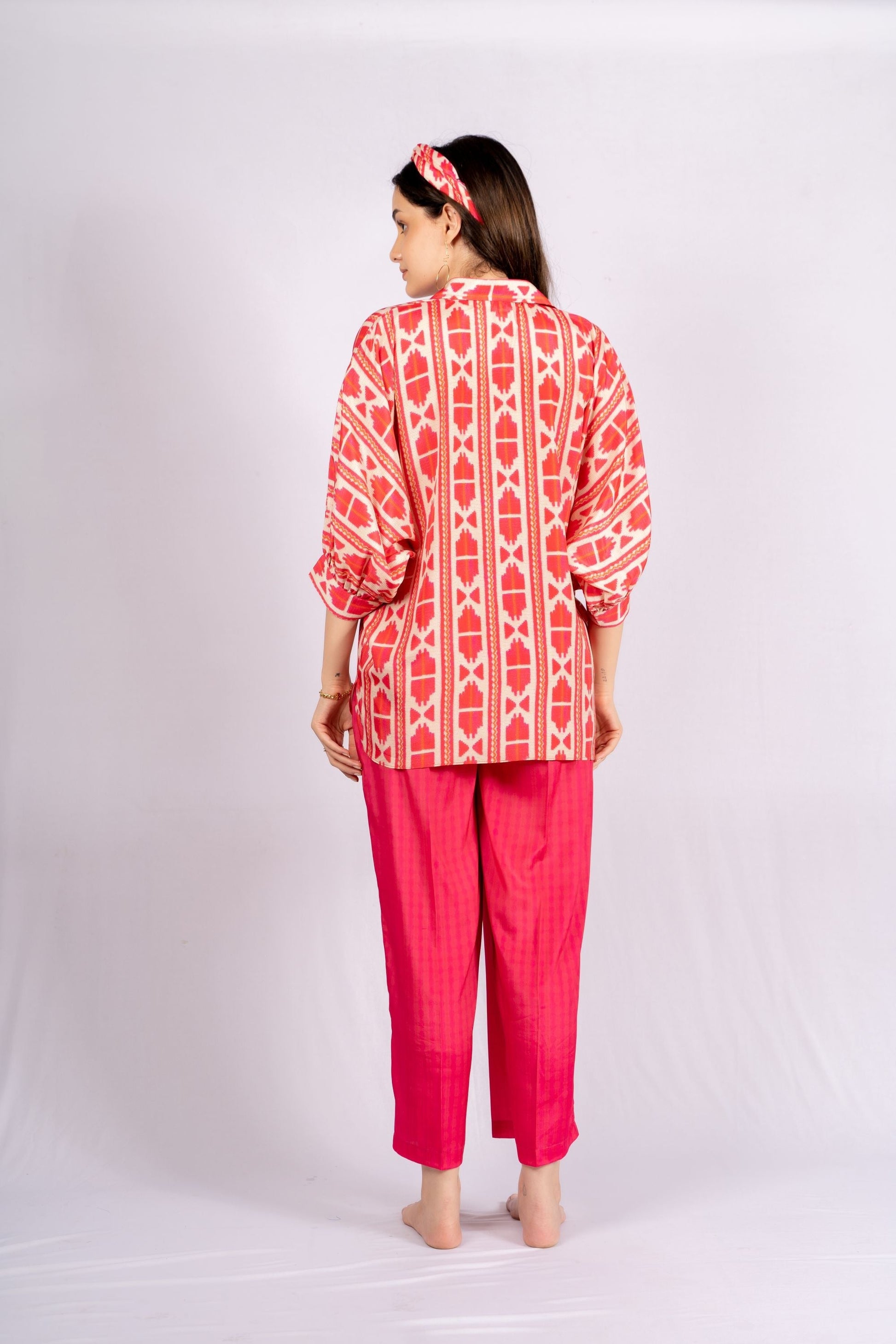 AIzaSyBcstauz-XMPRhEY21AUzeo032pxrXB5Ug - Elira Beige And Pink Crepe Indian Co-ord Set