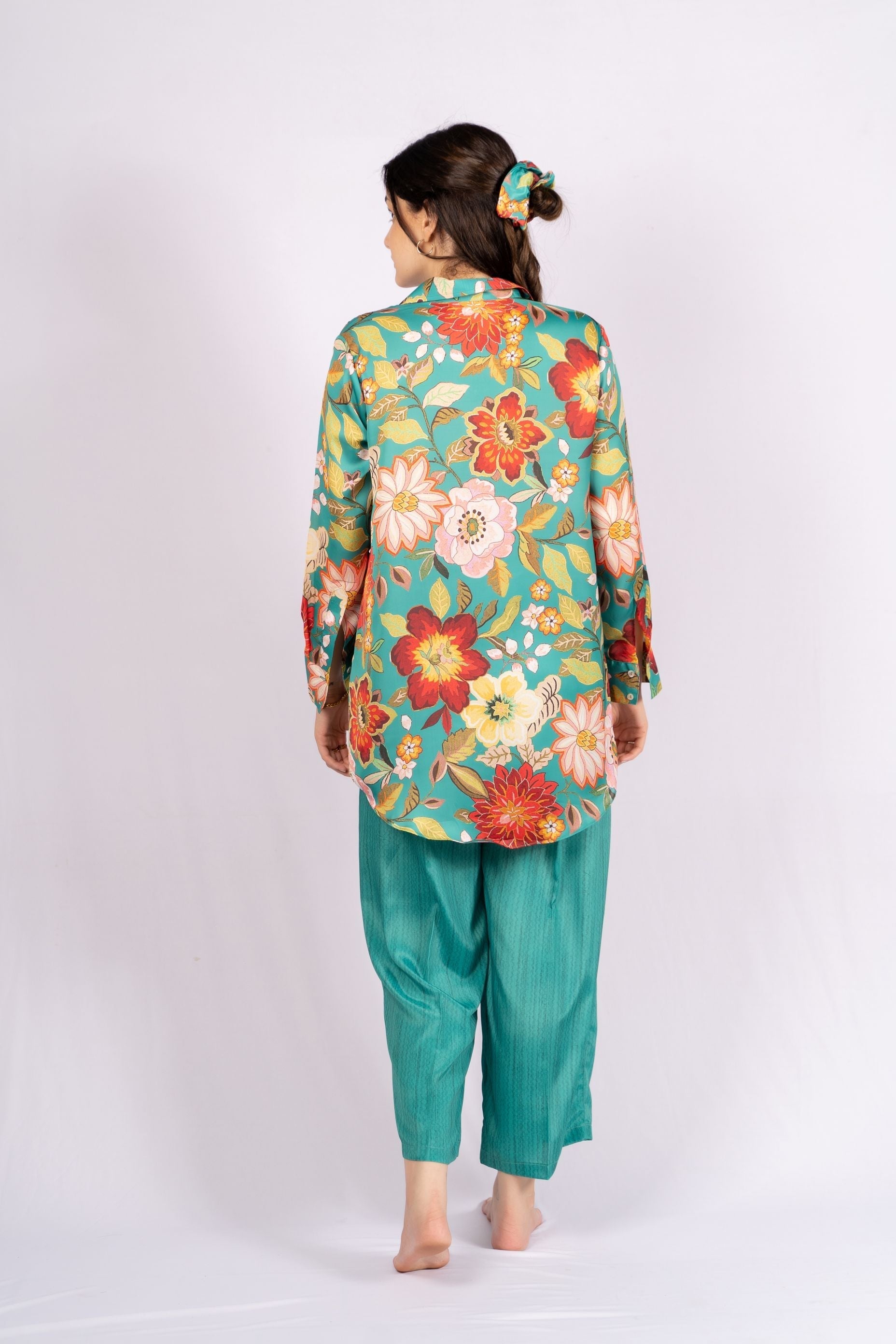 AIzaSyBcstauz-XMPRhEY21AUzeo032pxrXB5Ug - Chroma Floral Satin Co-ord Set