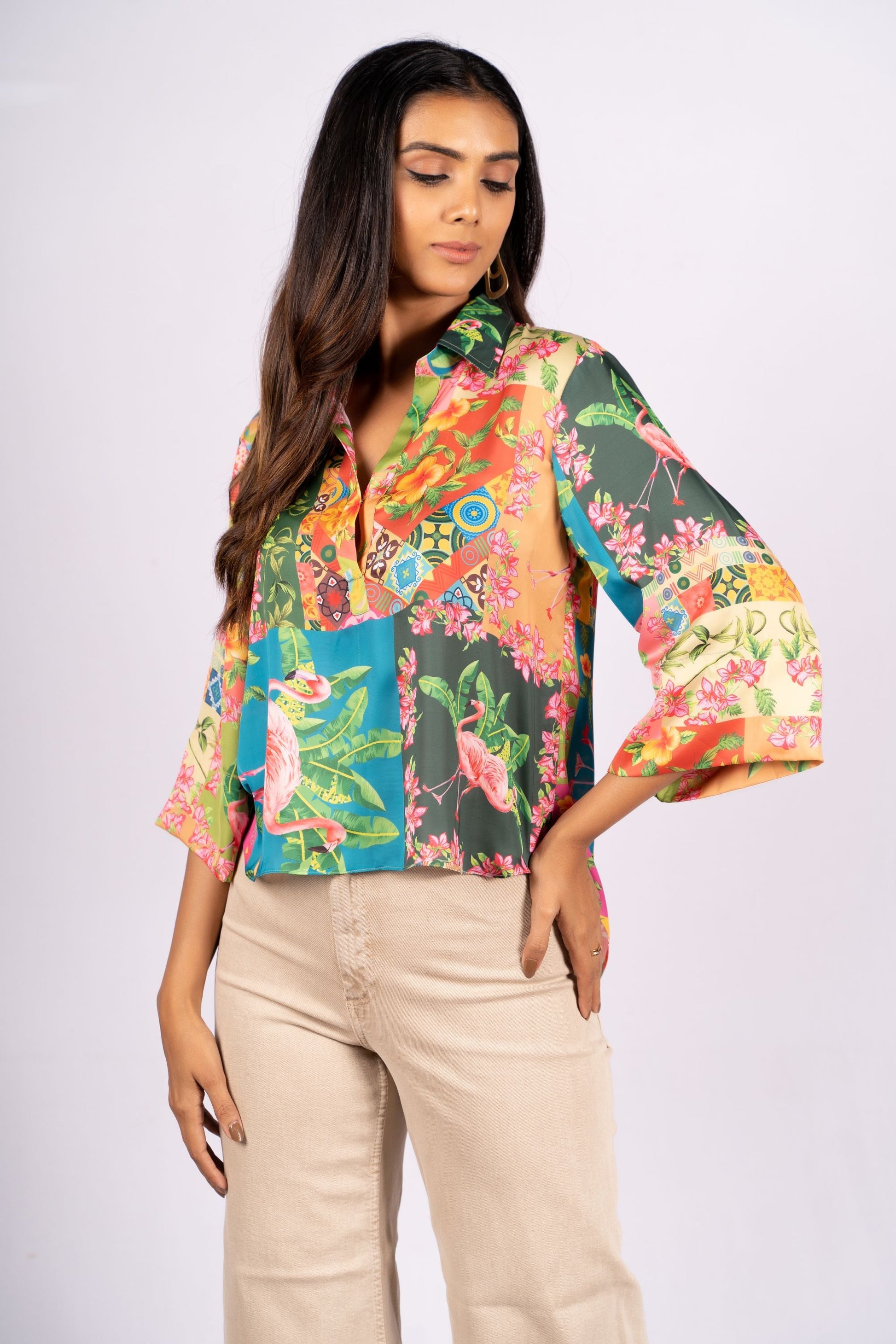 AIzaSyBcstauz-XMPRhEY21AUzeo032pxrXB5Ug - Lea Botanical Patch Print Satin Crop Shirt