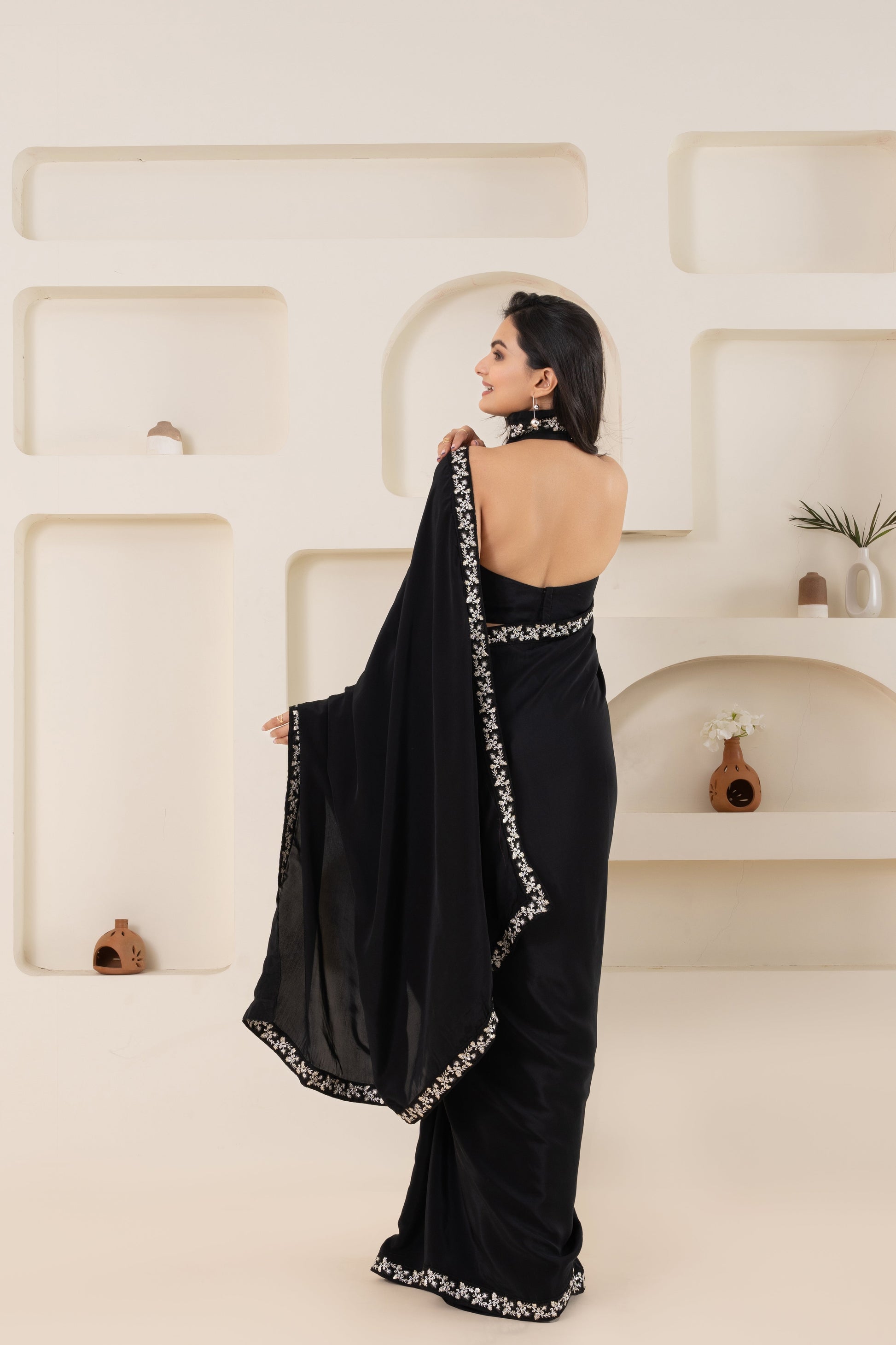 AIzaSyBcstauz-XMPRhEY21AUzeo032pxrXB5Ug - Black Pure Viscose Crepe Saree Set With Border (Saree With Blouse Piece)