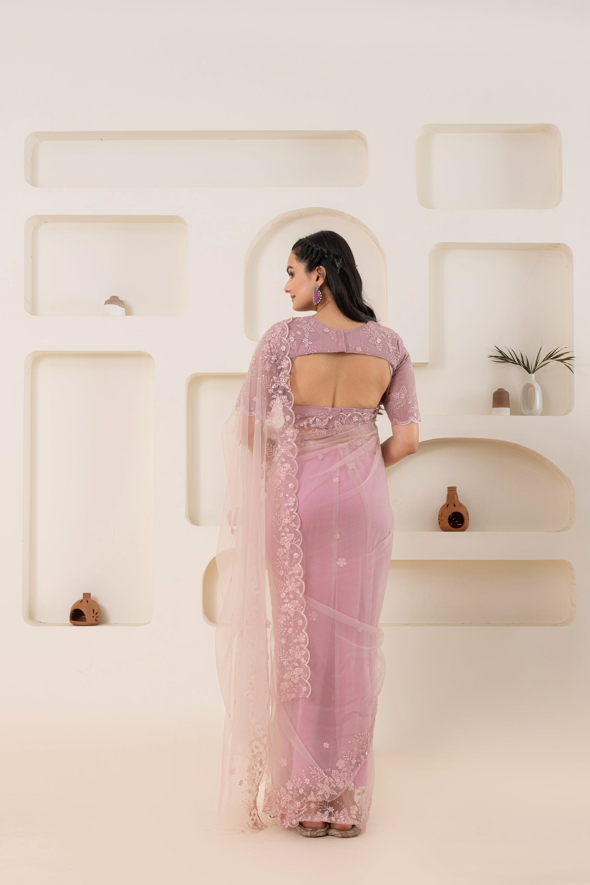 AIzaSyBcstauz-XMPRhEY21AUzeo032pxrXB5Ug - Dusty Pink Embroidery Saree Set (Saree With Blouse Piece)