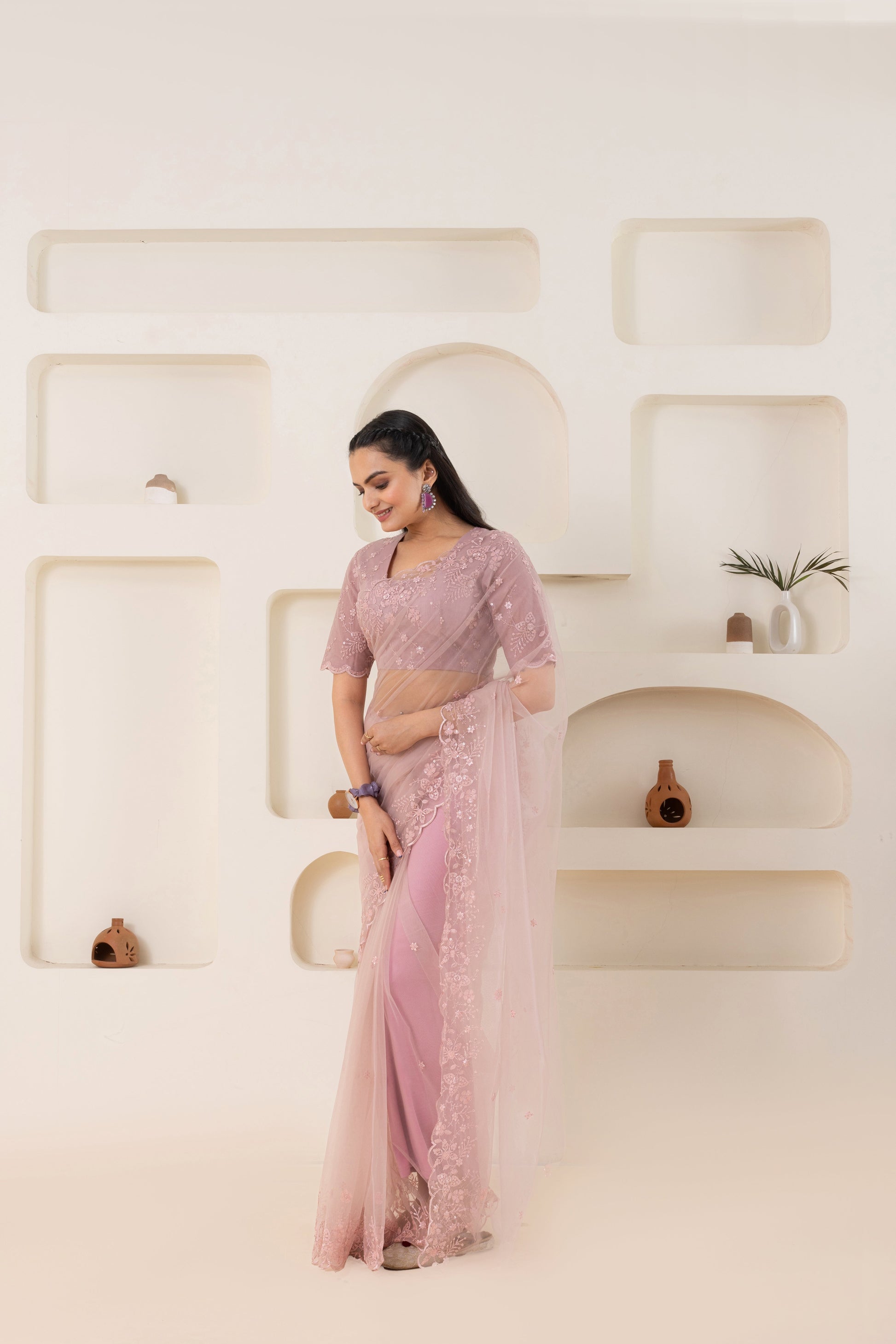 AIzaSyBcstauz-XMPRhEY21AUzeo032pxrXB5Ug - Dusty Pink Embroidery Saree Set (Saree With Blouse Piece)