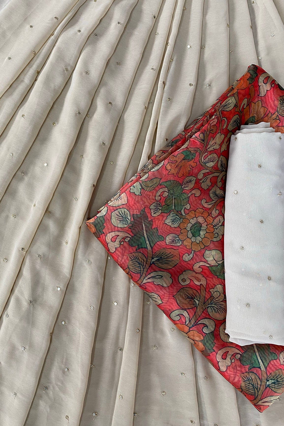 AIzaSyBcstauz-XMPRhEY21AUzeo032pxrXB5Ug - Beige And Red Unstitched Lehenga Set Fabric (3 Piece)