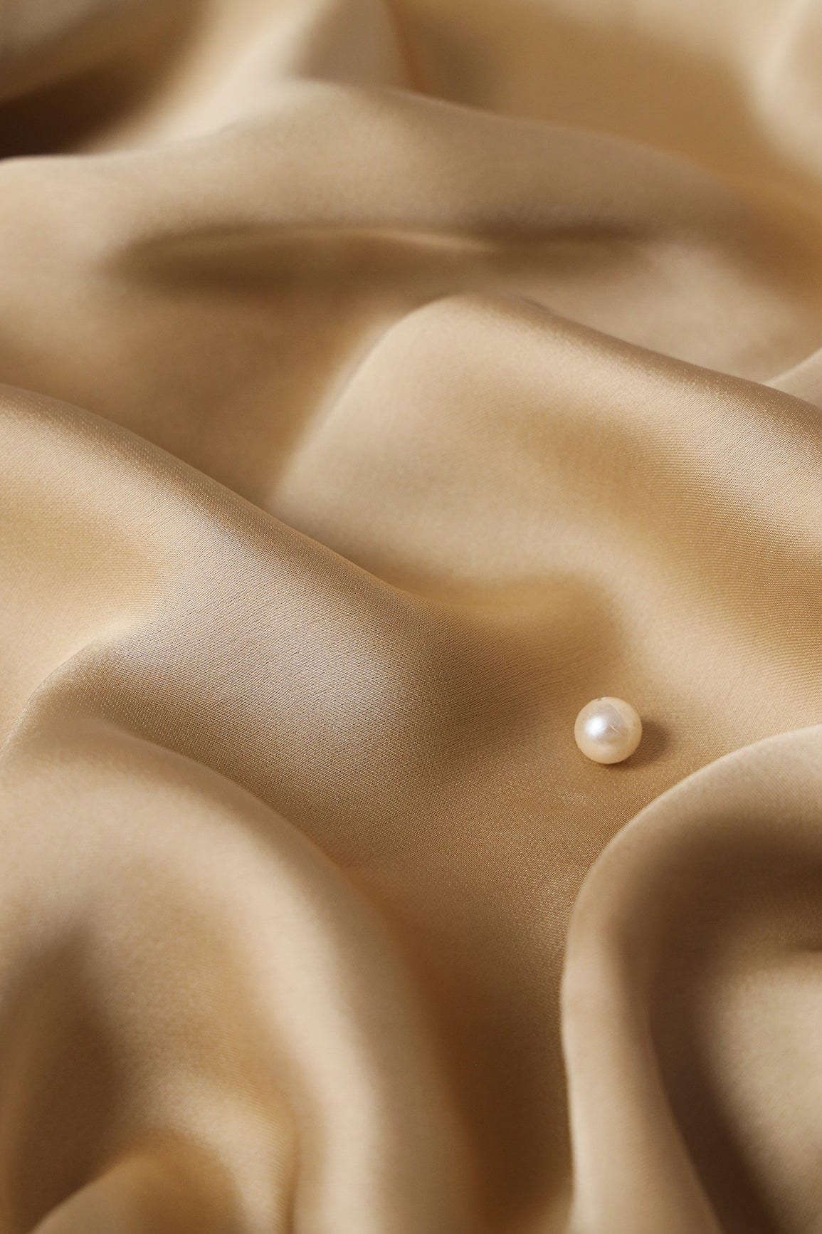 AIzaSyBcstauz-XMPRhEY21AUzeo032pxrXB5Ug - Beige Dyed Georgette Satin Fabric