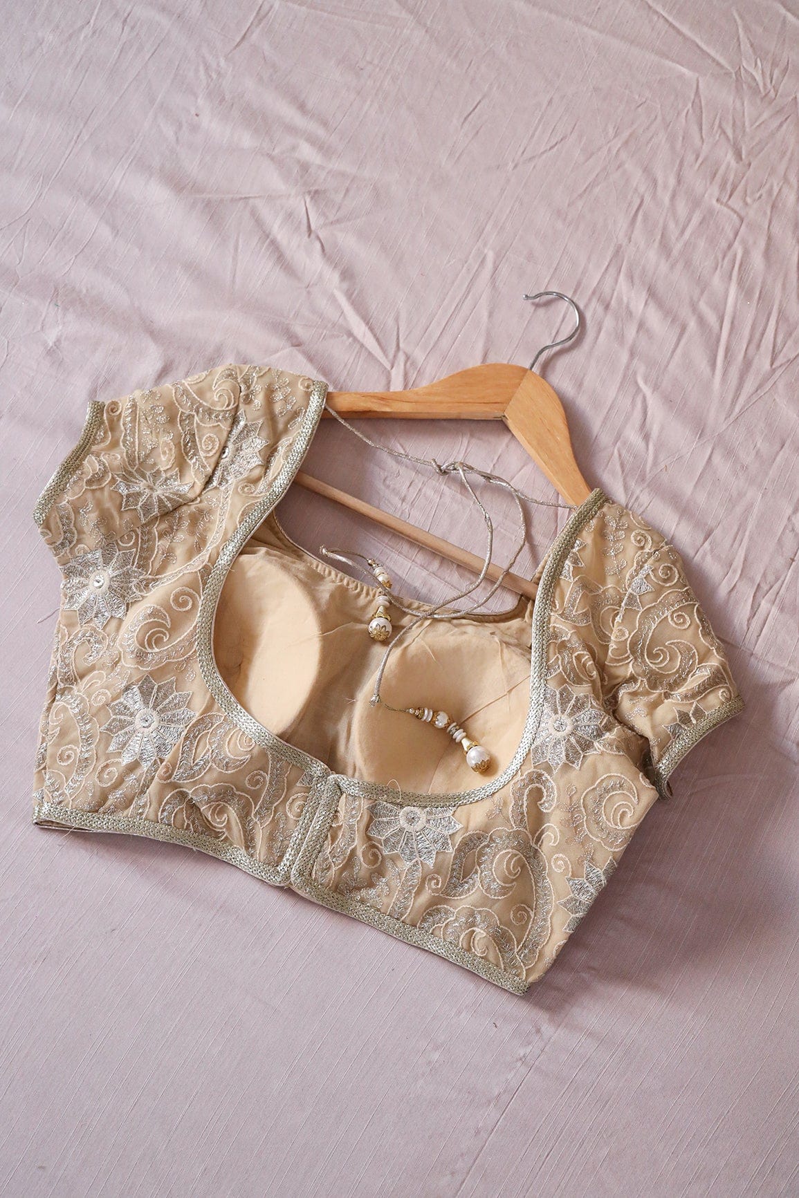 AIzaSyBcstauz-XMPRhEY21AUzeo032pxrXB5Ug - Beige Zari Embroidery Net Stitched Blouse