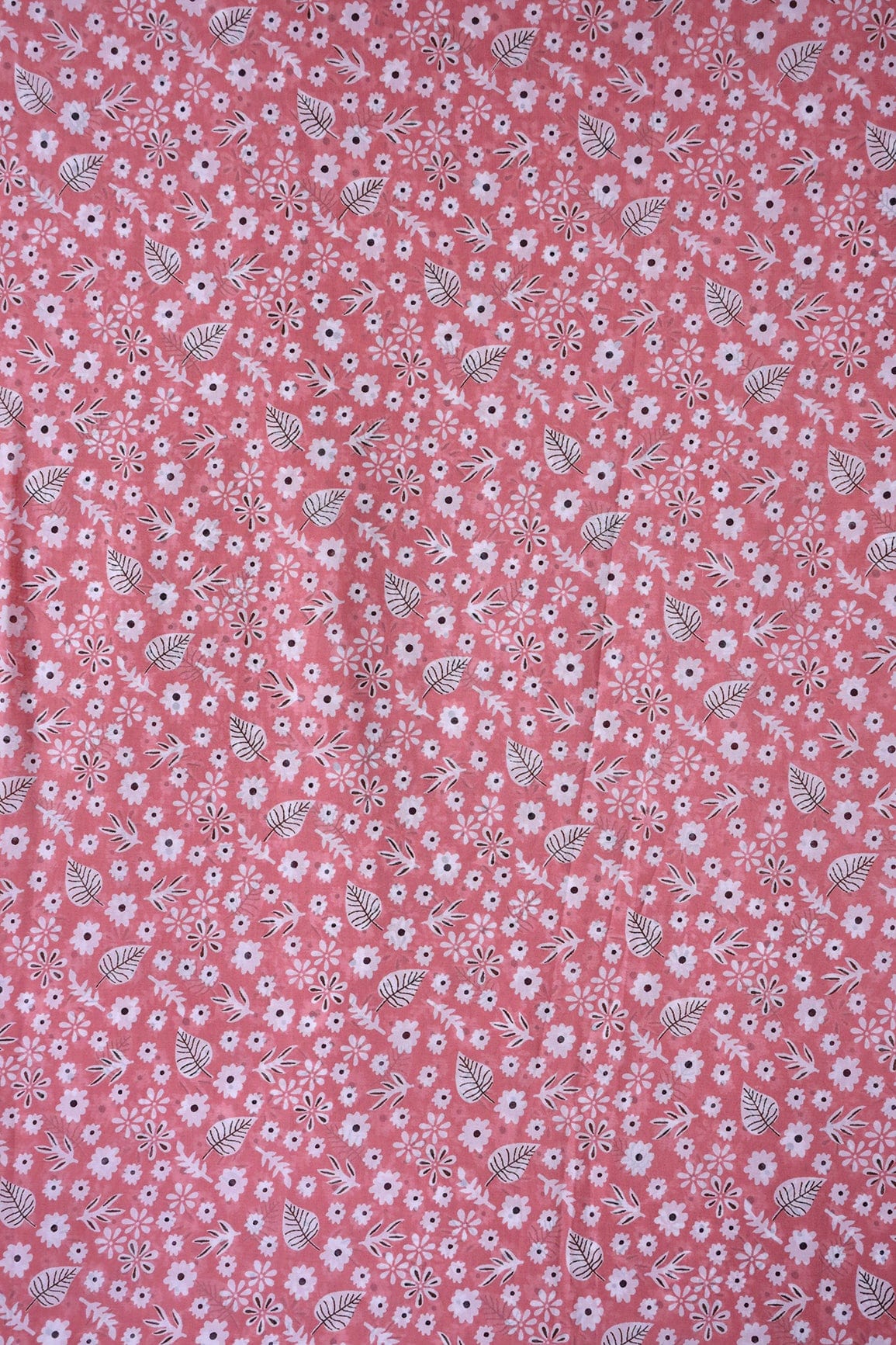 AIzaSyBcstauz-XMPRhEY21AUzeo032pxrXB5Ug - Big Width "56" White Small Floral Digital Print On Gajri Pink Georgette Fabric