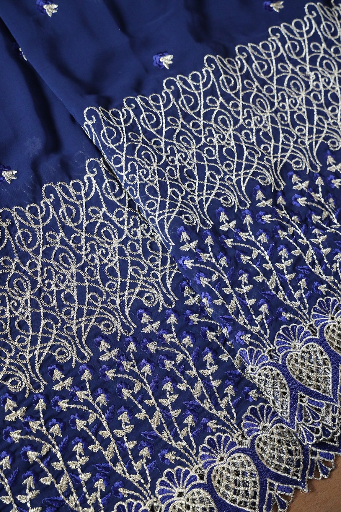 AIzaSyBcstauz-XMPRhEY21AUzeo032pxrXB5Ug - Big Width''56'' Blue Thread With Zari Floral Embroidery Work On Navy Blue Georgette Fabric With Border