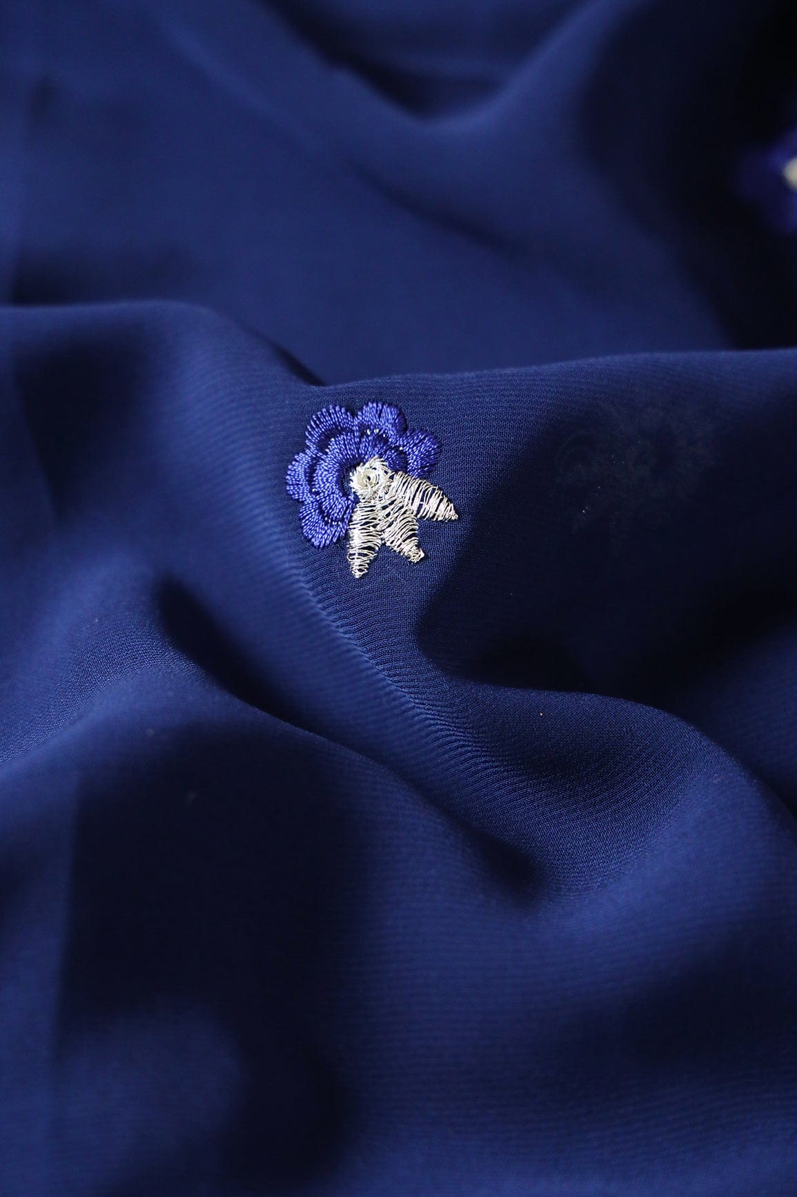 AIzaSyBcstauz-XMPRhEY21AUzeo032pxrXB5Ug - Big Width''56'' Blue Thread With Zari Floral Embroidery Work On Navy Blue Georgette Fabric With Border