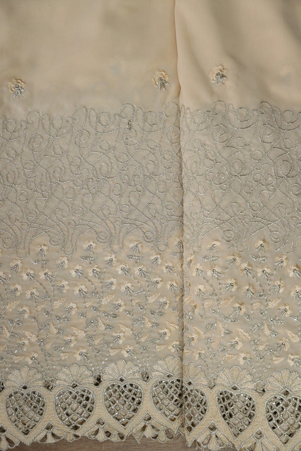 AIzaSyBcstauz-XMPRhEY21AUzeo032pxrXB5Ug - Big Width''56'' Cream Thread With Zari Floral Embroidery Work On Cream Georgette Fabric With Border