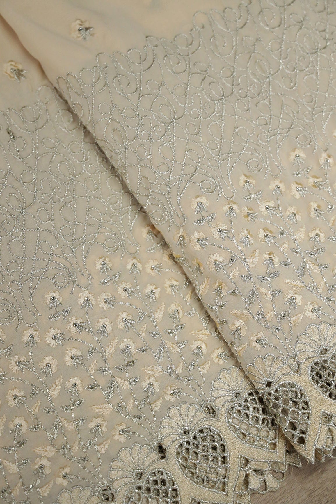 AIzaSyBcstauz-XMPRhEY21AUzeo032pxrXB5Ug - Big Width''56'' Cream Thread With Zari Floral Embroidery Work On Cream Georgette Fabric With Border