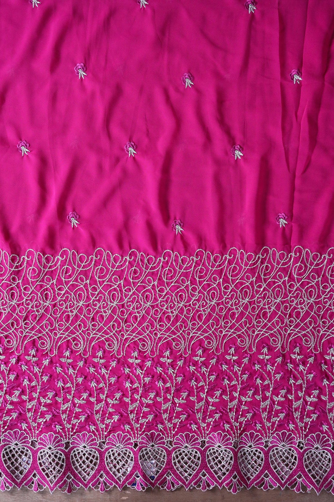 AIzaSyBcstauz-XMPRhEY21AUzeo032pxrXB5Ug - Big Width''56'' Fuchsia Thread With Zari Floral Embroidery Work On Fuchsia Georgette Fabric With Border