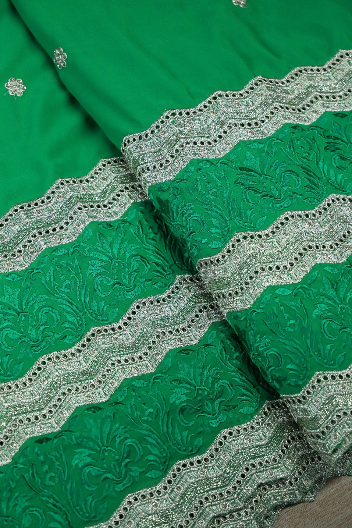 AIzaSyBcstauz-XMPRhEY21AUzeo032pxrXB5Ug - Big Width''56'' Green Thread With Zari Ethnic Embroidery Work On Green Georgette Fabric With Border