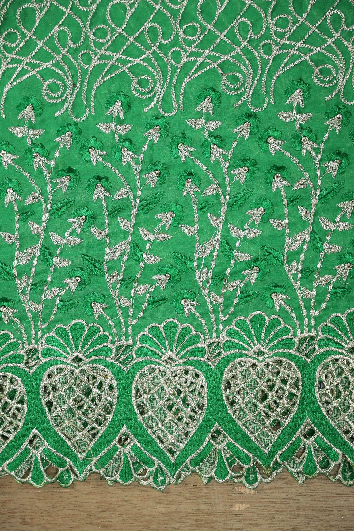 AIzaSyBcstauz-XMPRhEY21AUzeo032pxrXB5Ug - Big Width''56'' Green Thread With Zari Floral Embroidery Work On Green Georgette Fabric With Border