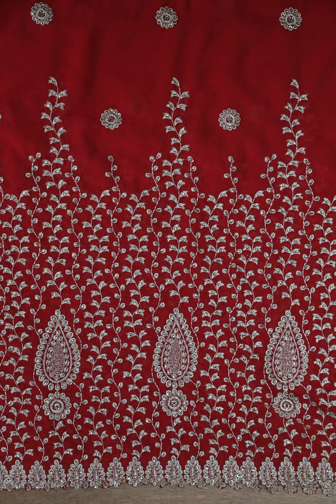 AIzaSyBcstauz-XMPRhEY21AUzeo032pxrXB5Ug - Big Width''56'' Silver Zari Leafy Embroidery Work On Red Georgette Fabric With Border