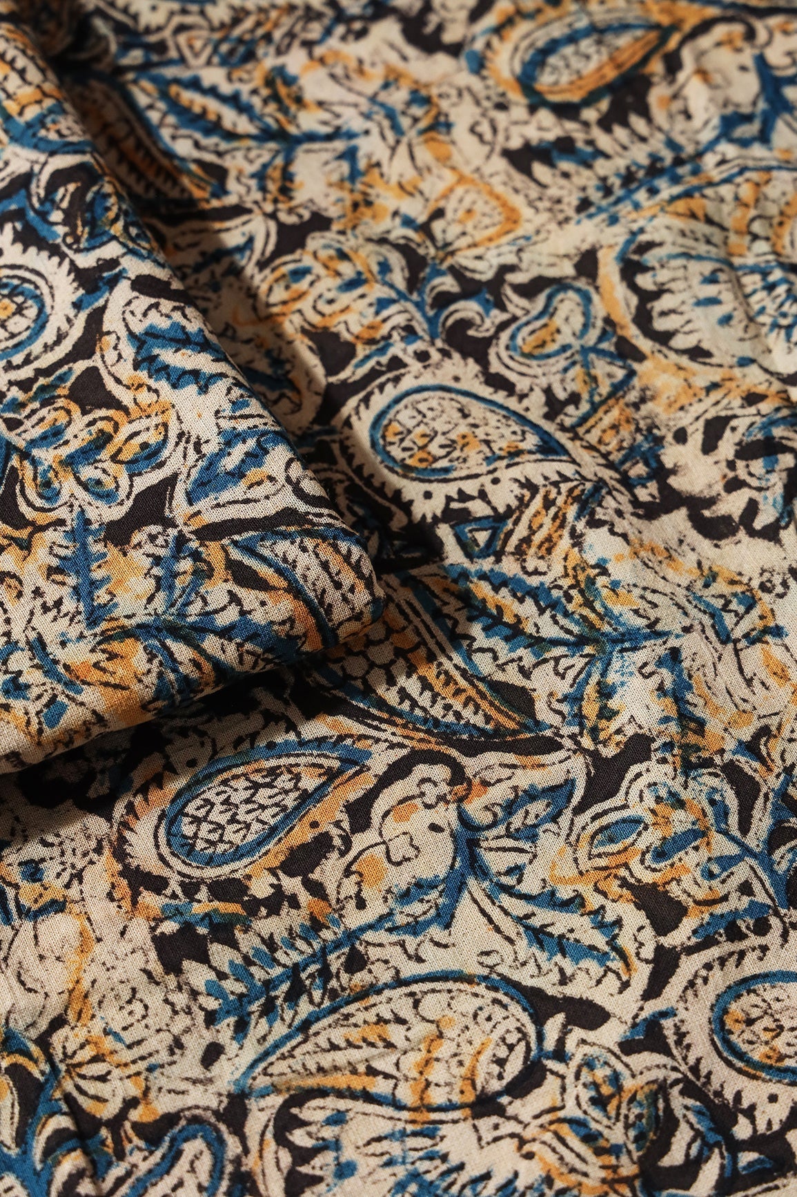 AIzaSyBcstauz-XMPRhEY21AUzeo032pxrXB5Ug - Black And Beige Floral Pattern Handblock Kalamkari Organic Cotton Fabric