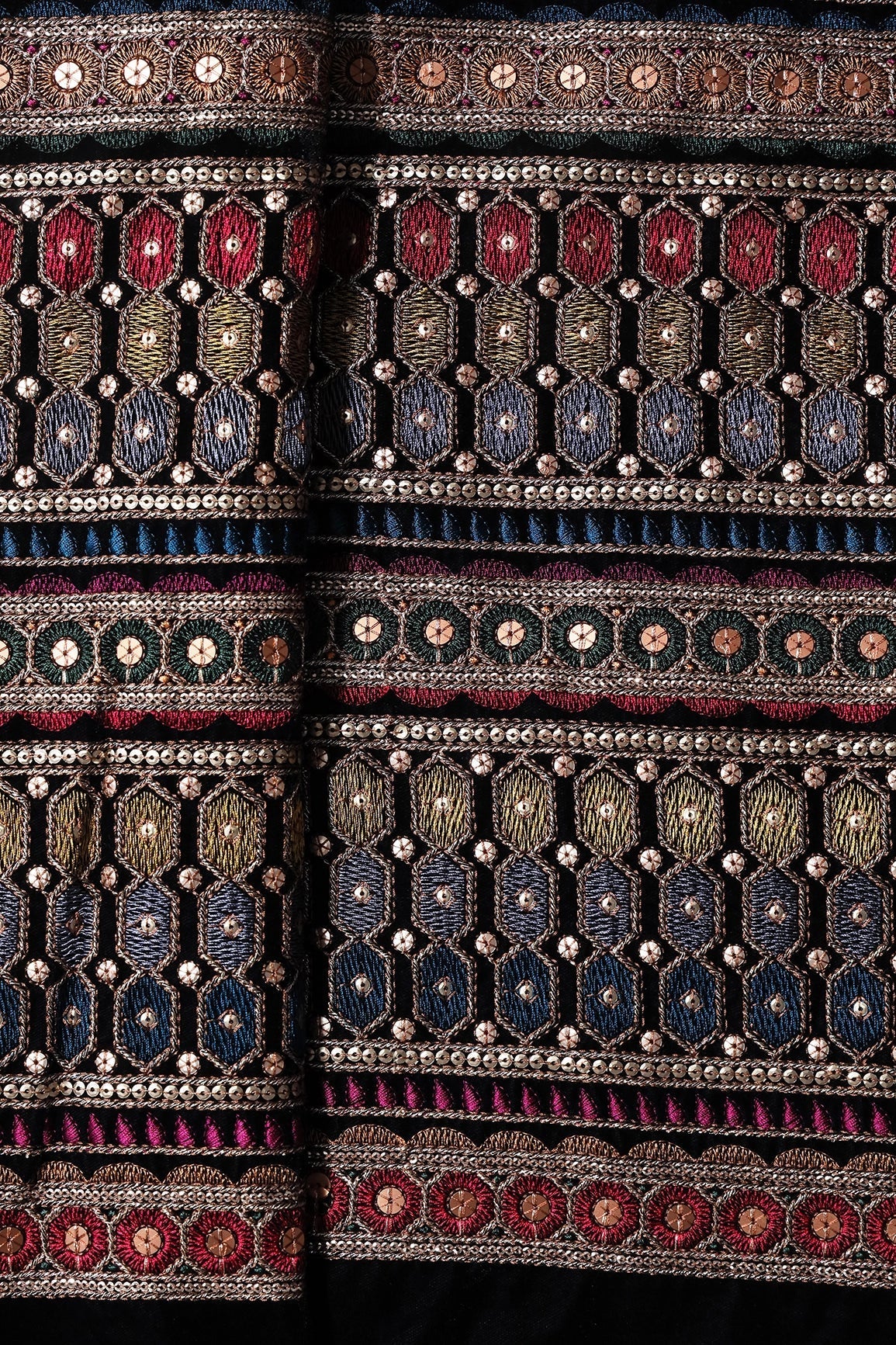 AIzaSyBcstauz-XMPRhEY21AUzeo032pxrXB5Ug - Black And Bottle Green Unstitched Lehenga Set Fabric (3 Piece)