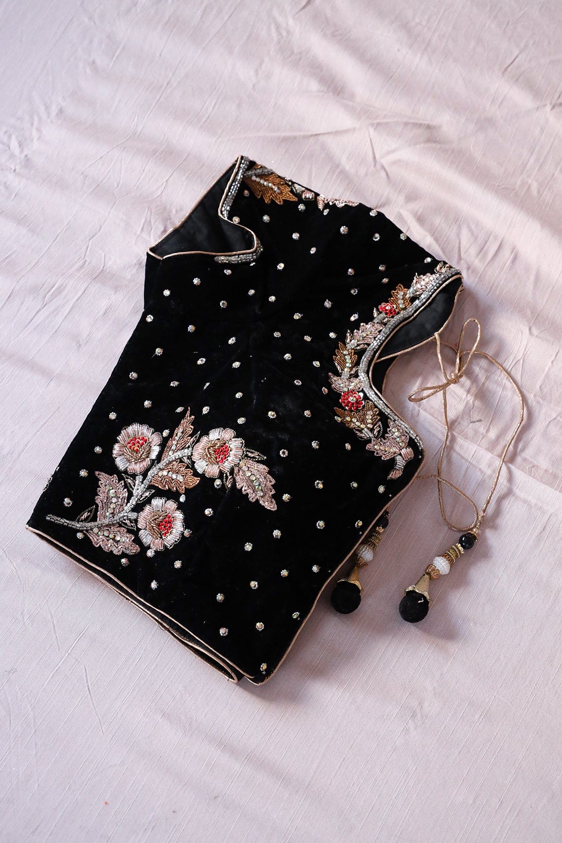 AIzaSyBcstauz-XMPRhEY21AUzeo032pxrXB5Ug - Black Hand Work Embroidery Velvet Stitched Blouse