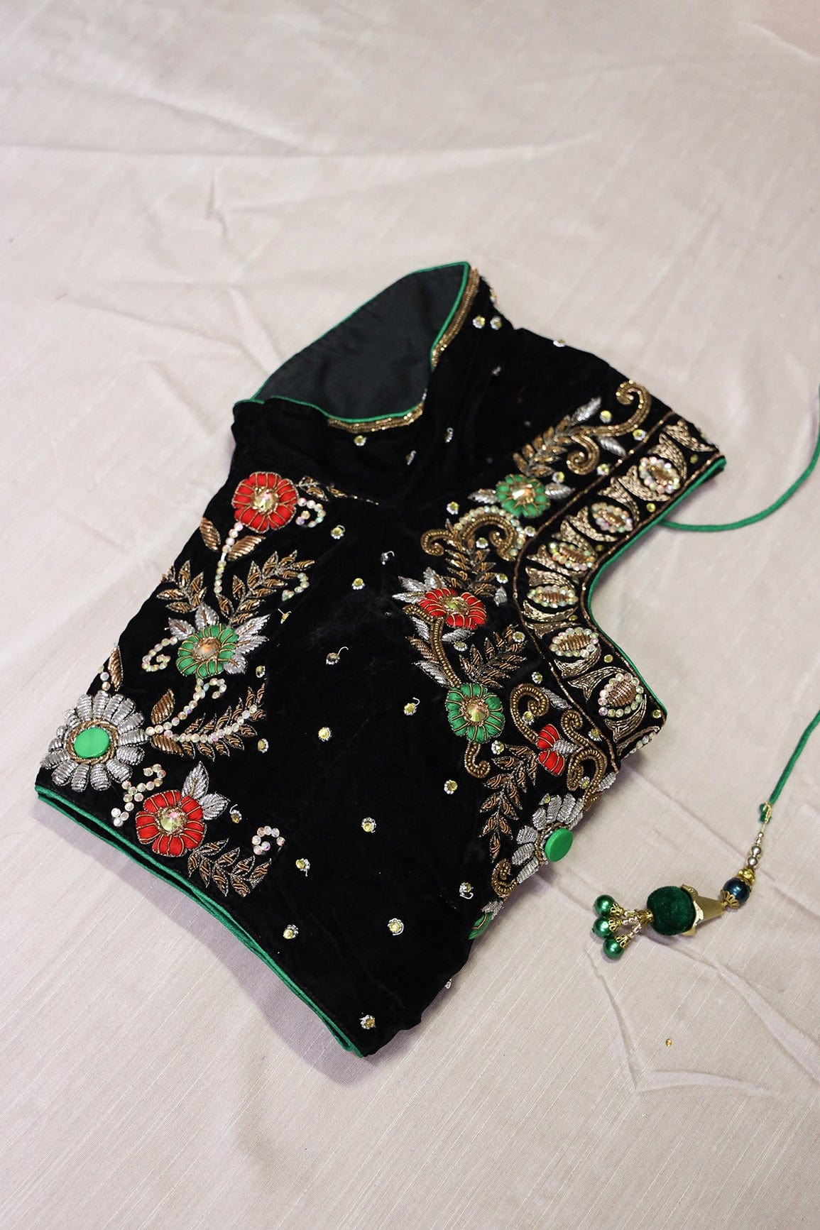 AIzaSyBcstauz-XMPRhEY21AUzeo032pxrXB5Ug - Black Hand Work Embroidery Velvet Stitched Blouse