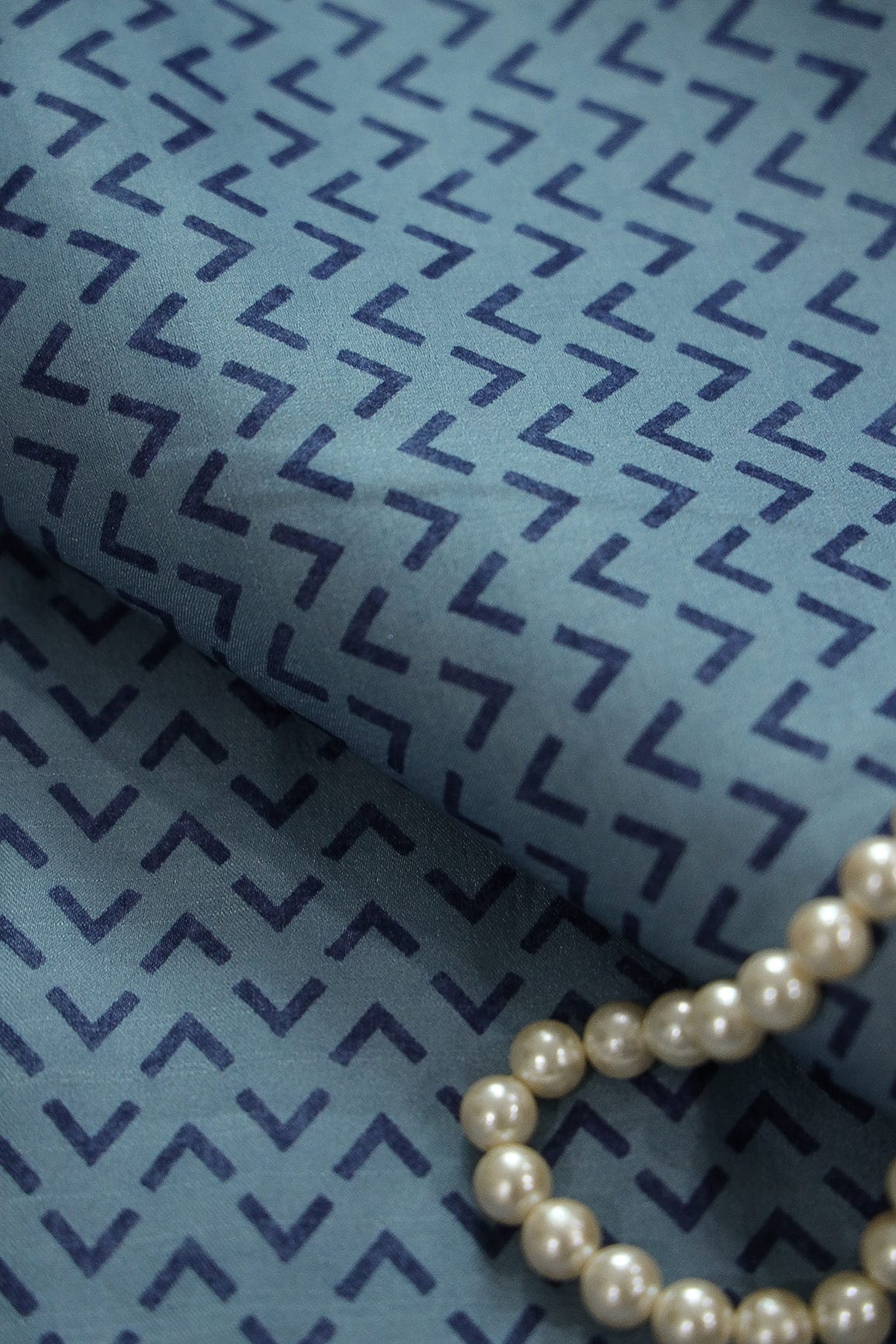 AIzaSyBcstauz-XMPRhEY21AUzeo032pxrXB5Ug - Blue Arrow Digital Print on Tussar Satin Fabric