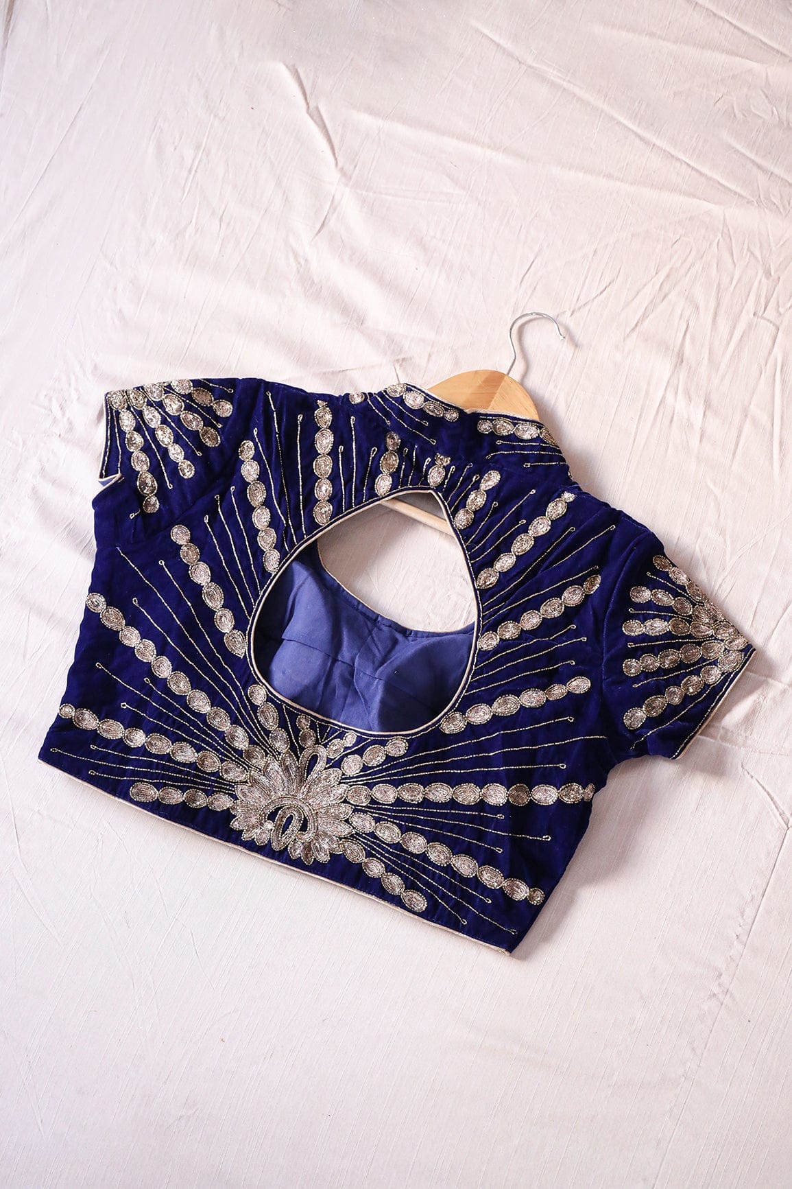 AIzaSyBcstauz-XMPRhEY21AUzeo032pxrXB5Ug - Blue Hand Work Embroidery Velvet Stitched Blouse