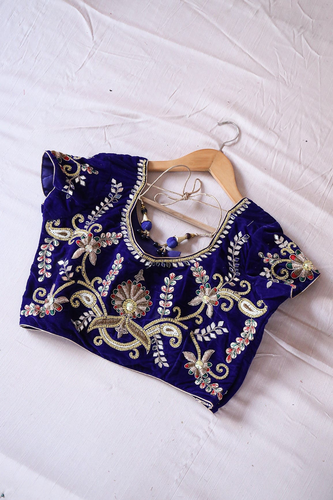 AIzaSyBcstauz-XMPRhEY21AUzeo032pxrXB5Ug - Blue Hand Work Embroidery Velvet Stitched Blouse